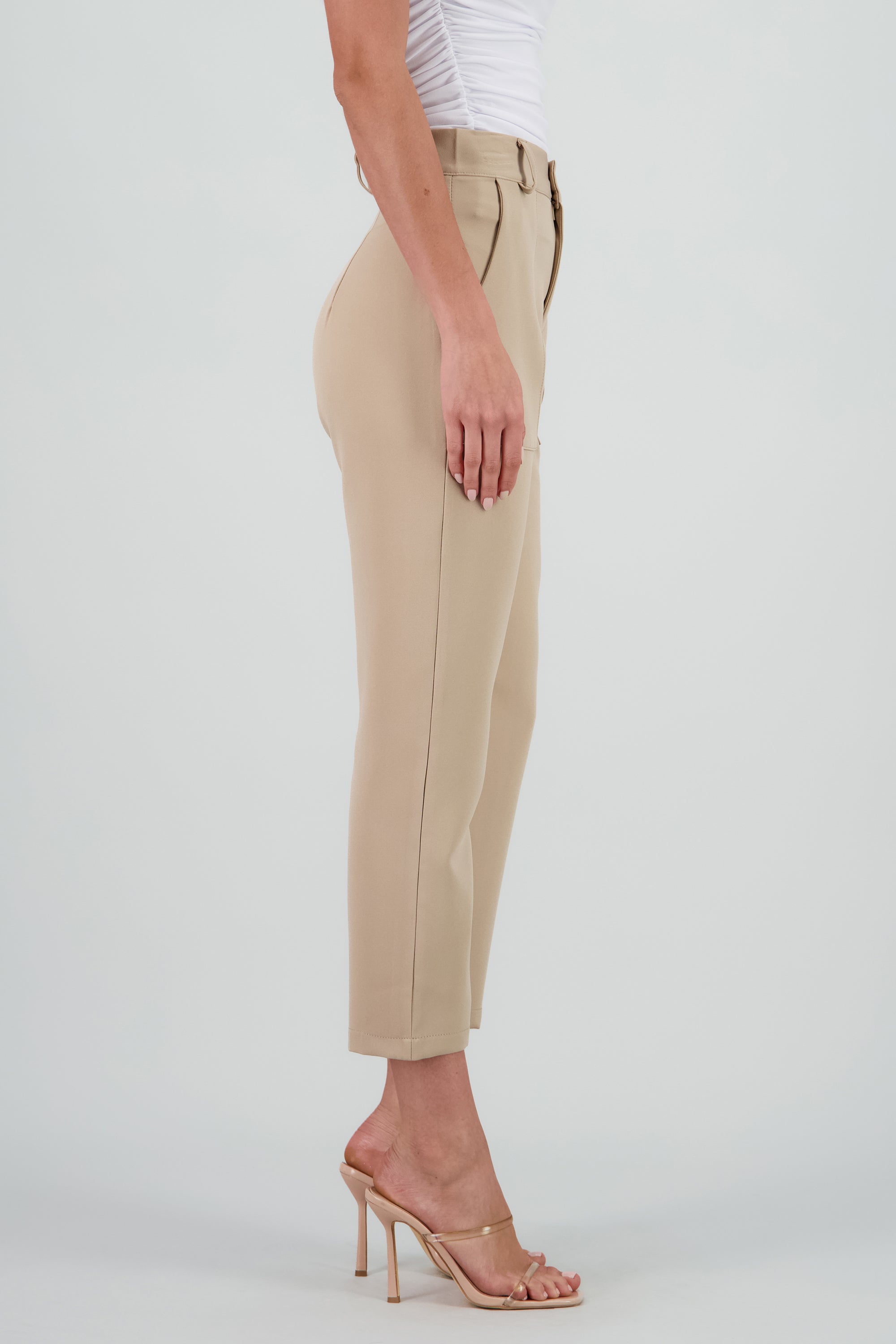 Pantalón Cintura Alta Capri Bolsas