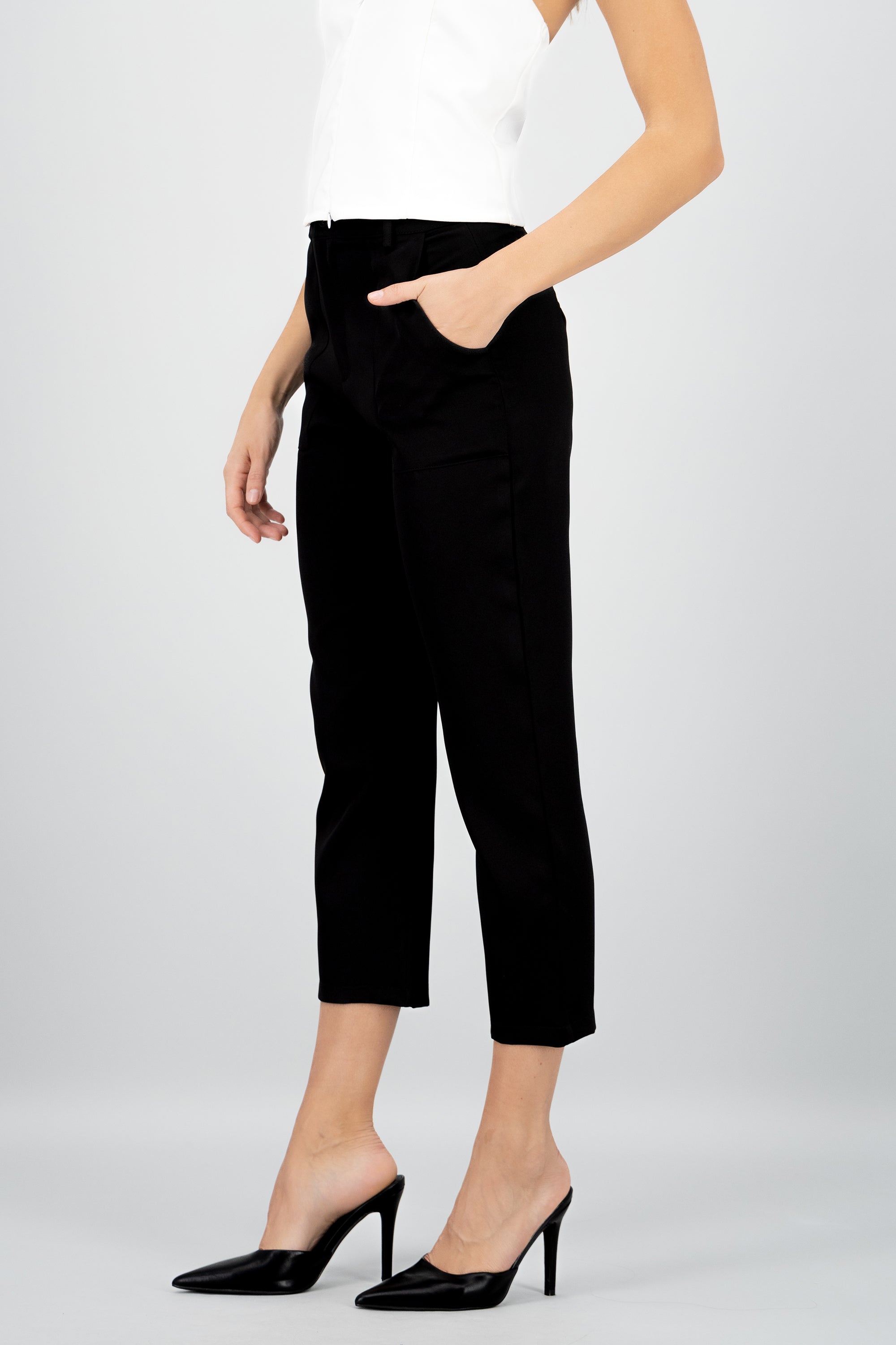 Pantalón Cintura Alta Capri Bolsas