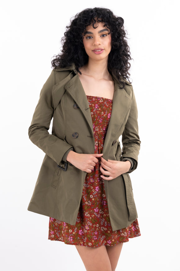 Gabardina ajustada capucha