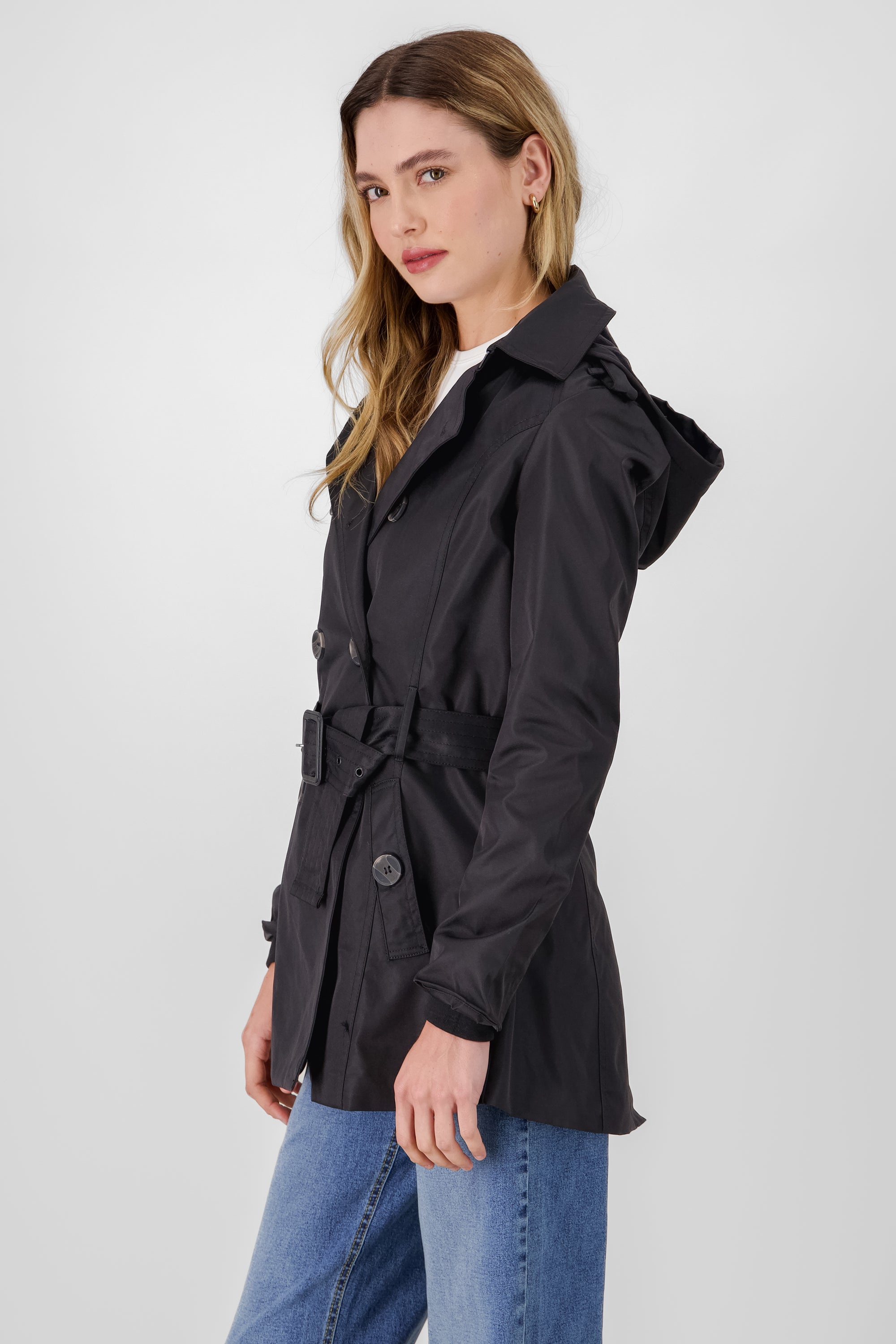 Gabardina corta cinturón botones