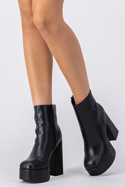 Botas negras plataforma online