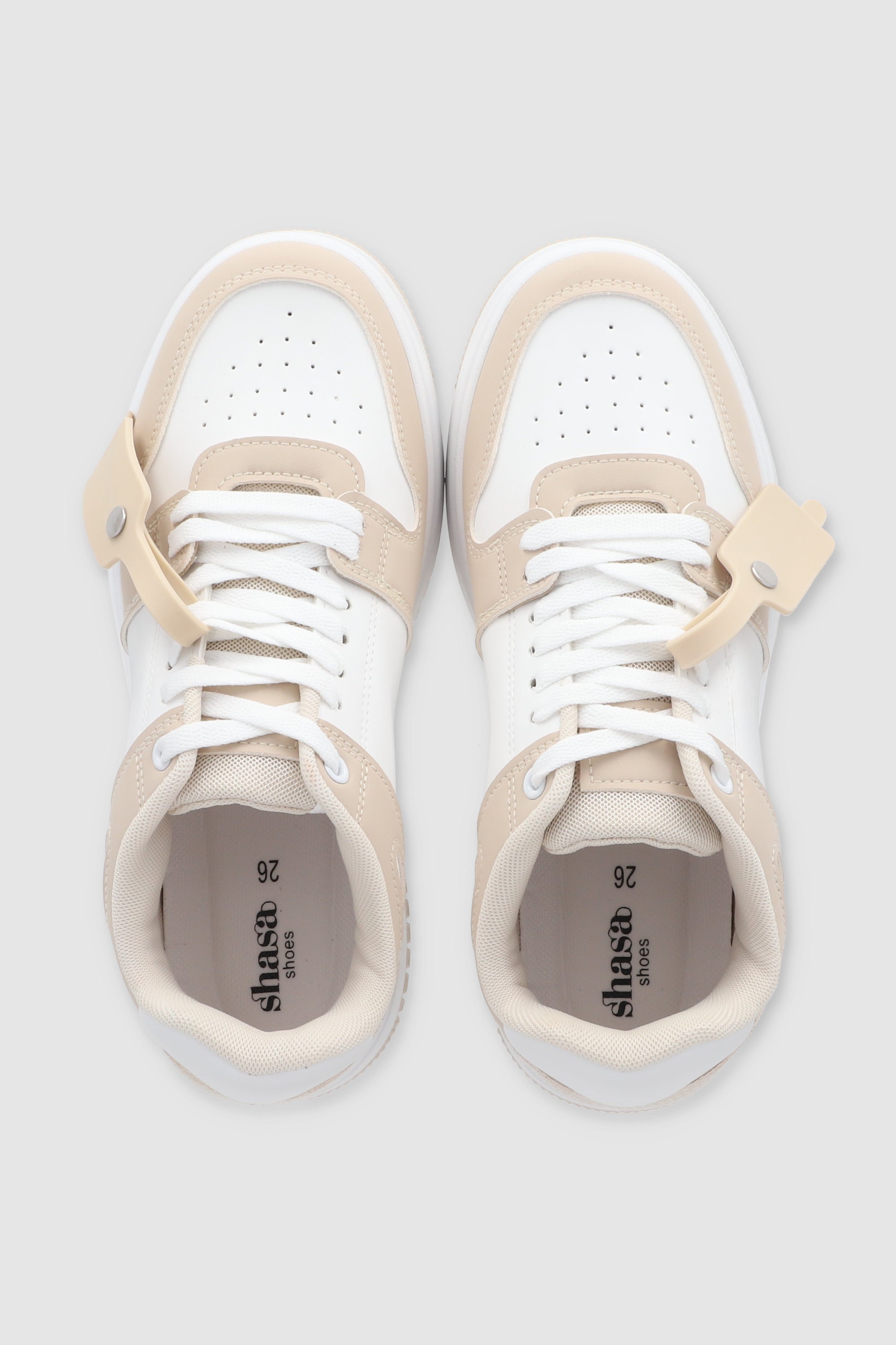 Tenis Retro Perforado Etiqueta