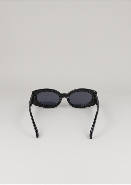 Lentes ovalados armazón grueso