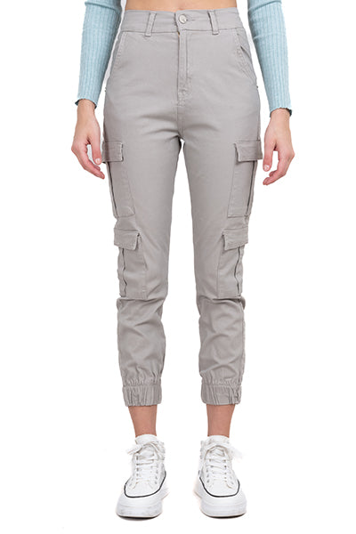 Jeans cargo con 4 bolsas parche