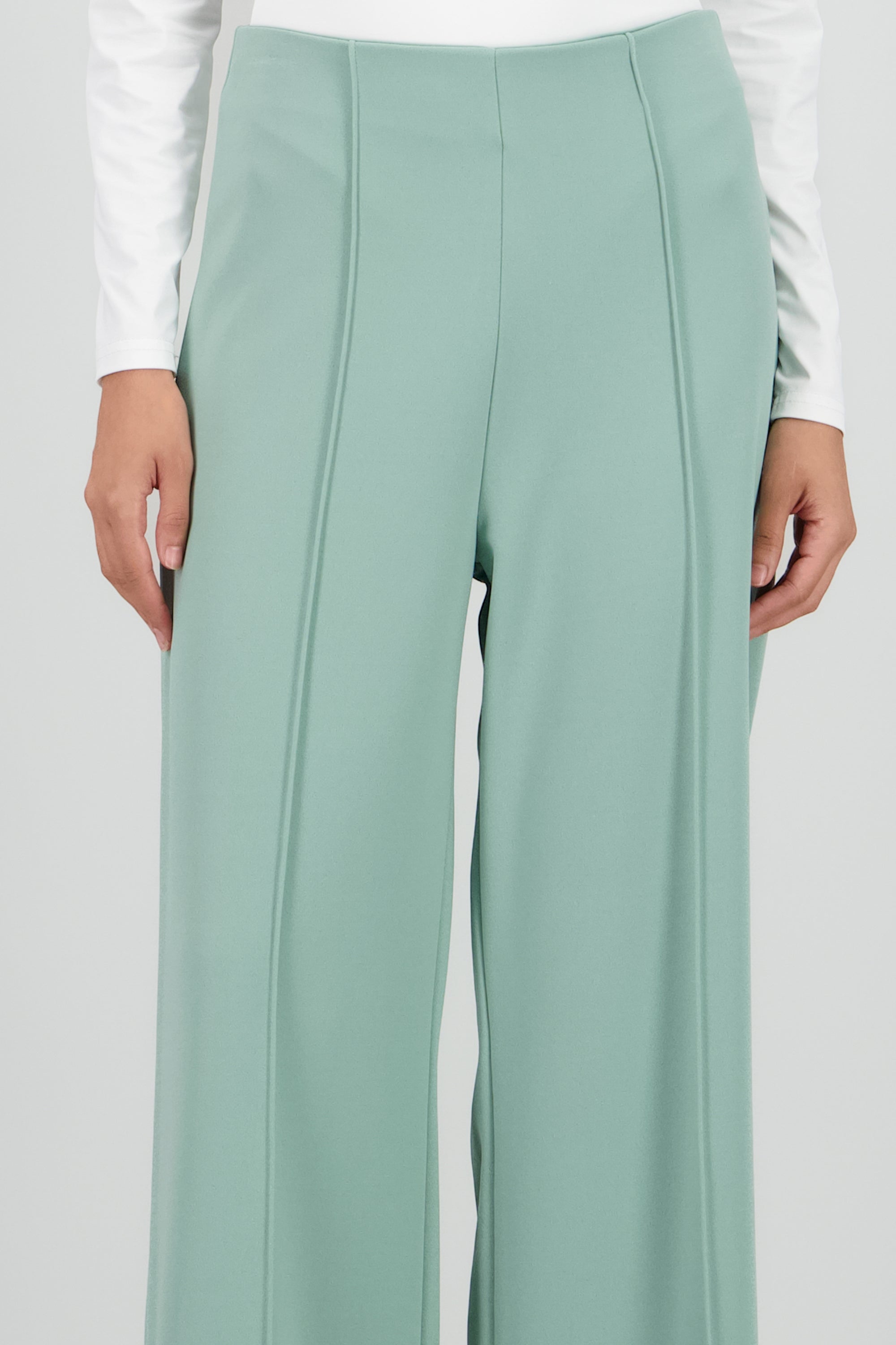 Pantalón Amplio Costura Frontal
