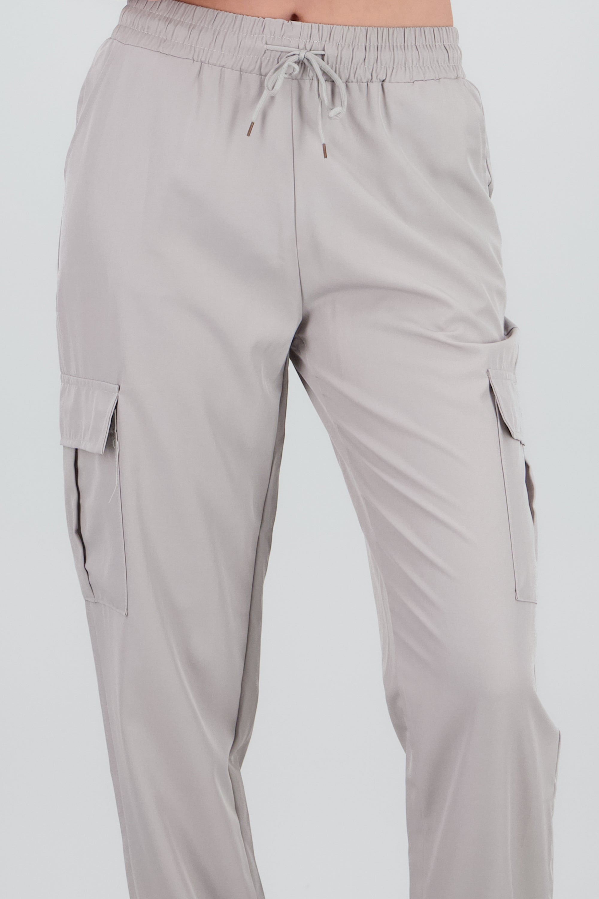 Pantalón Cargo Monocolor Bolsas