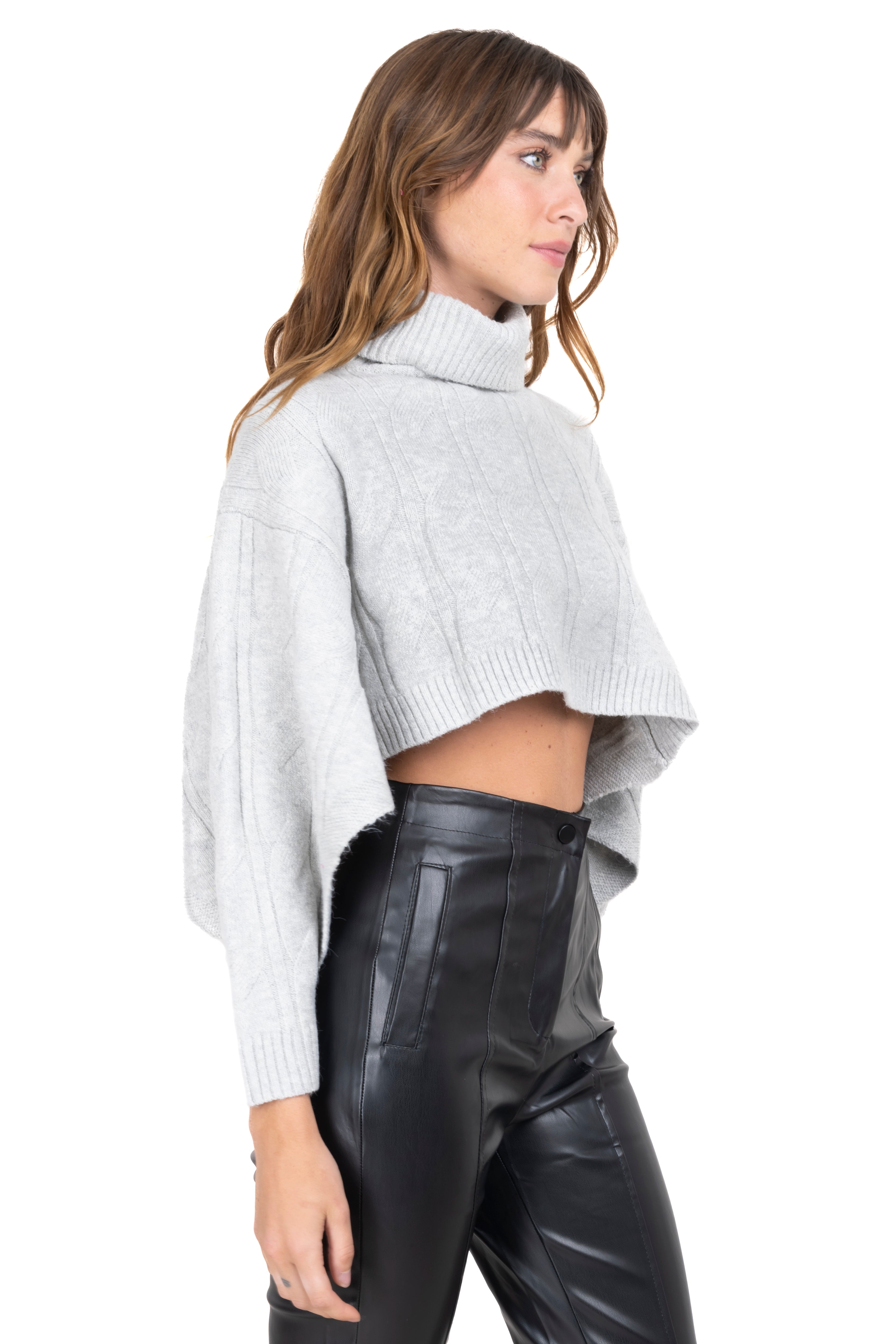 Suéter crop abierto cuello alto