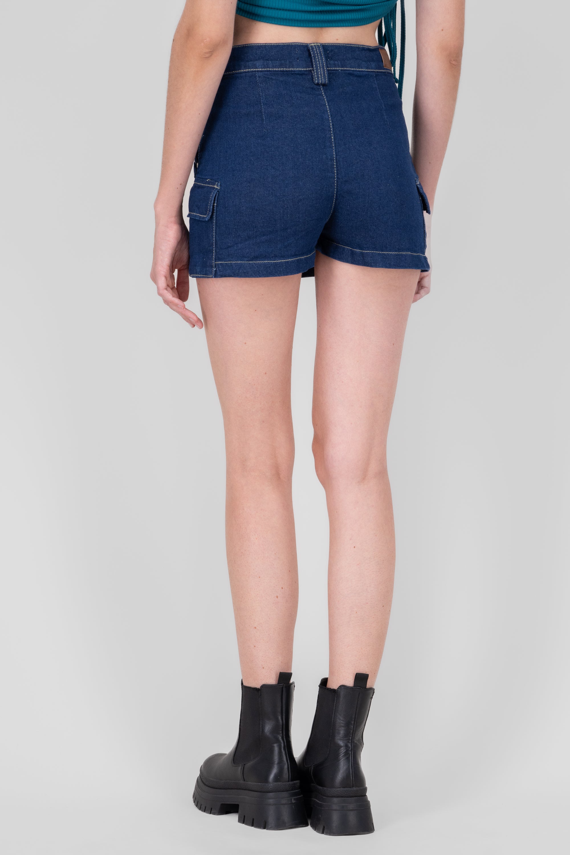 Falda short bolsillos cargo