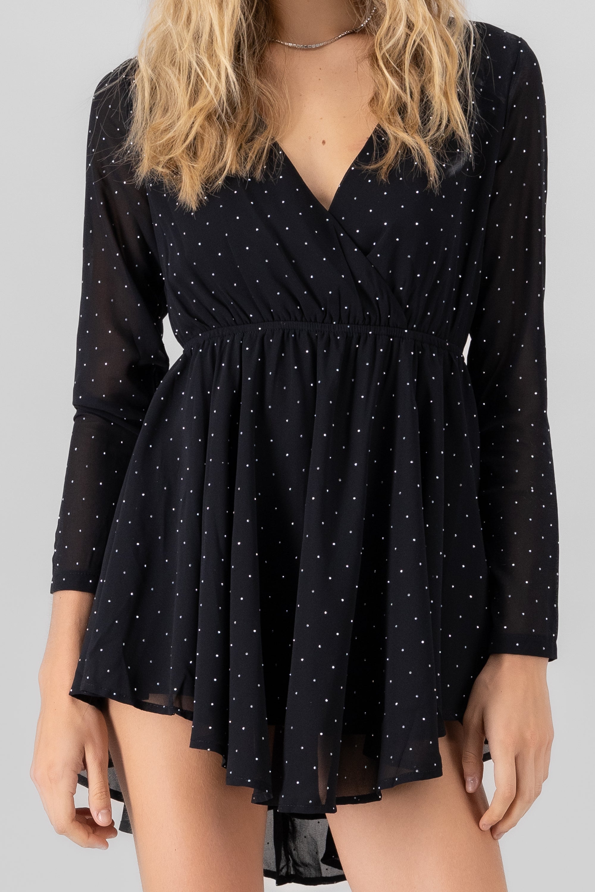 Vestido mini manga larga brillos