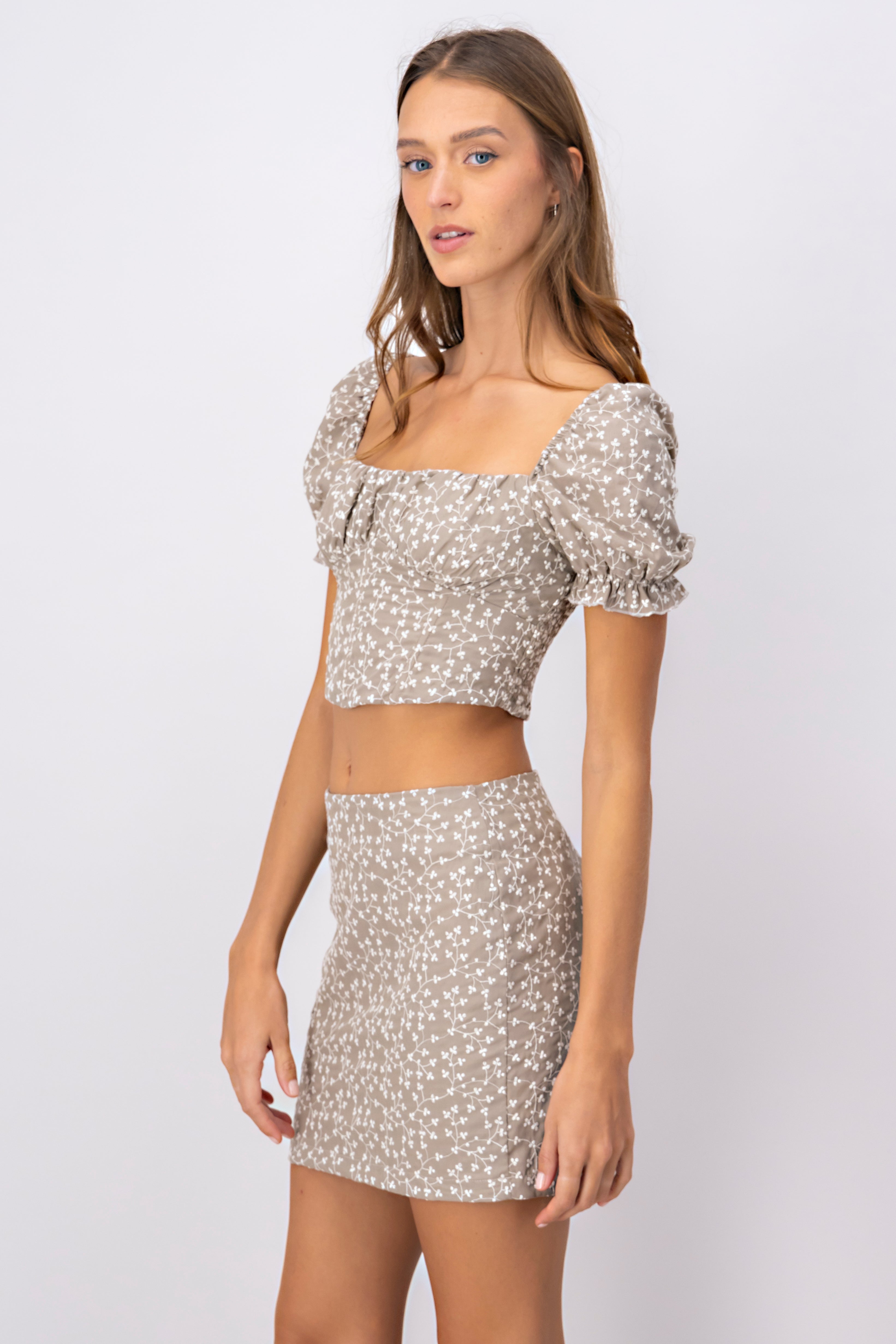 Top corset flores bordadas