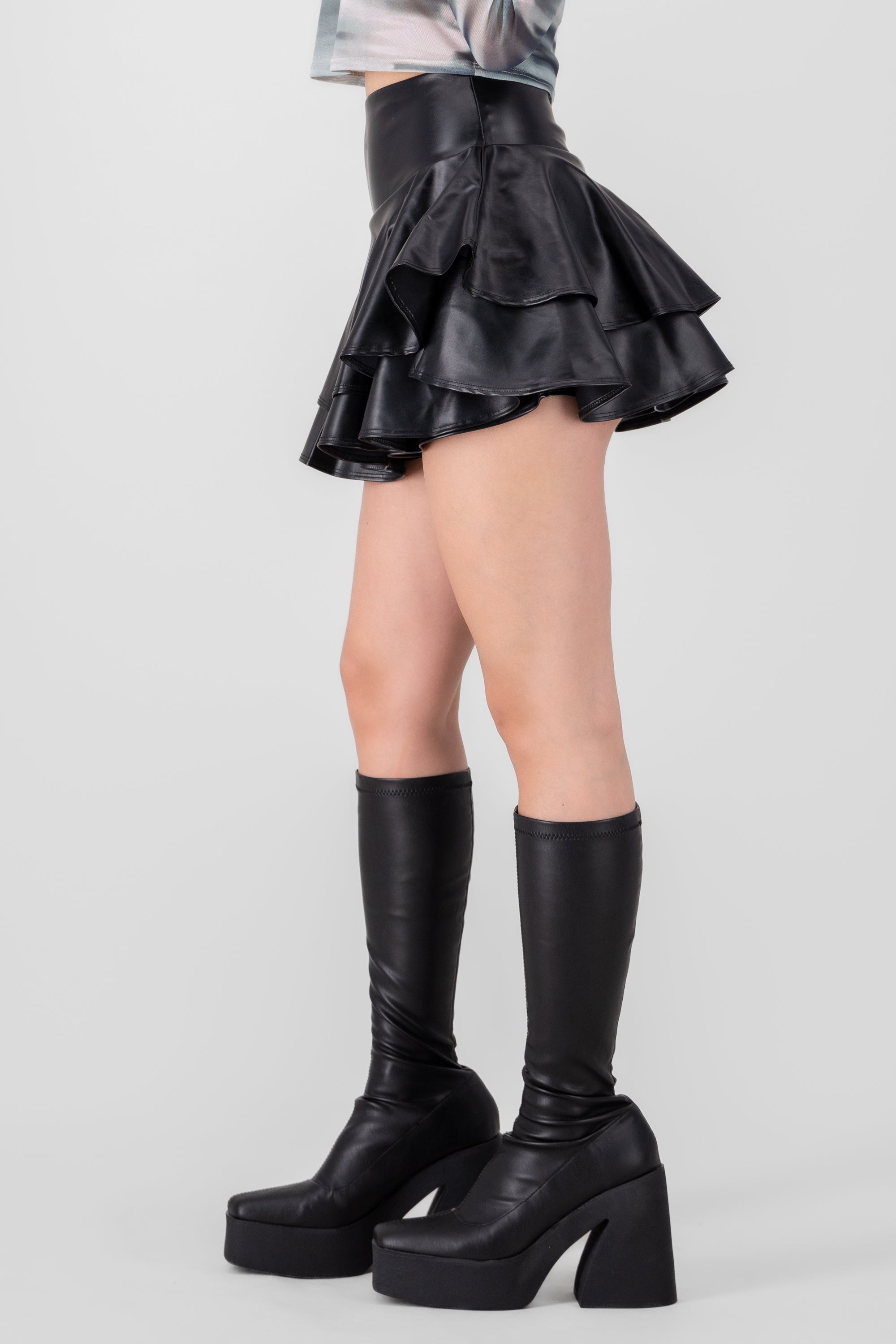 Falda Mini Efecto Piel Olanes