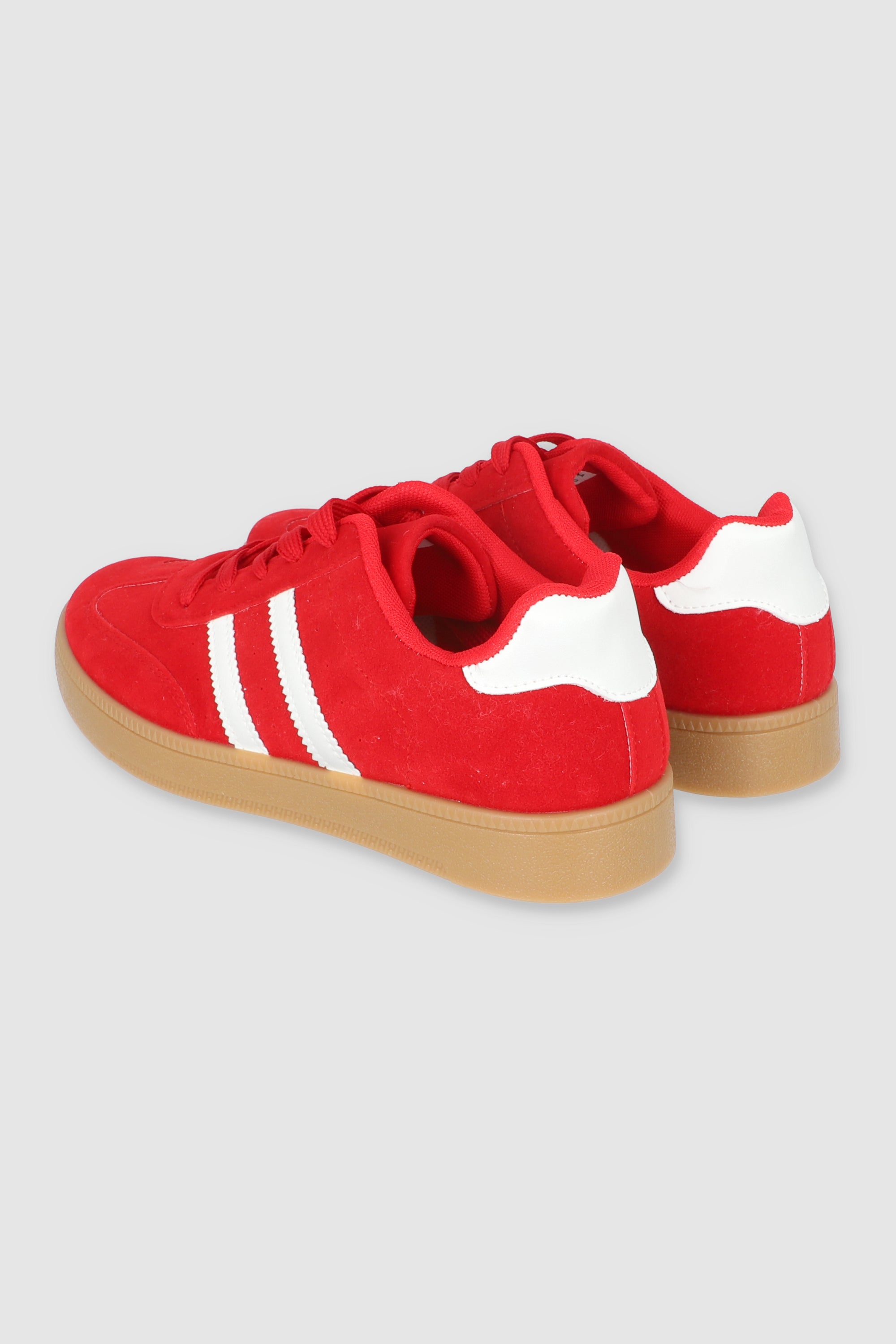 Tenis casual rayas punta suede