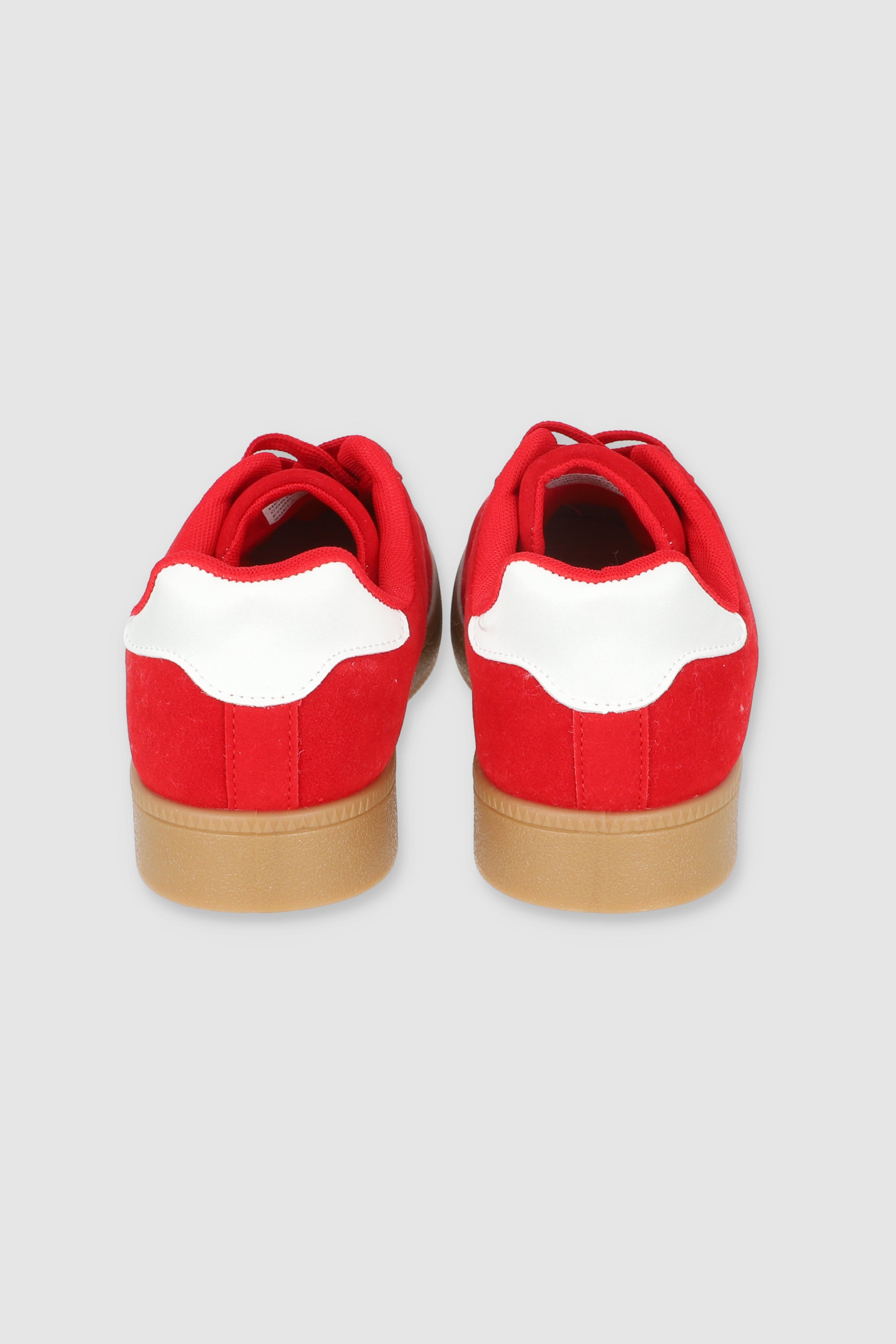 Tenis casual rayas punta suede