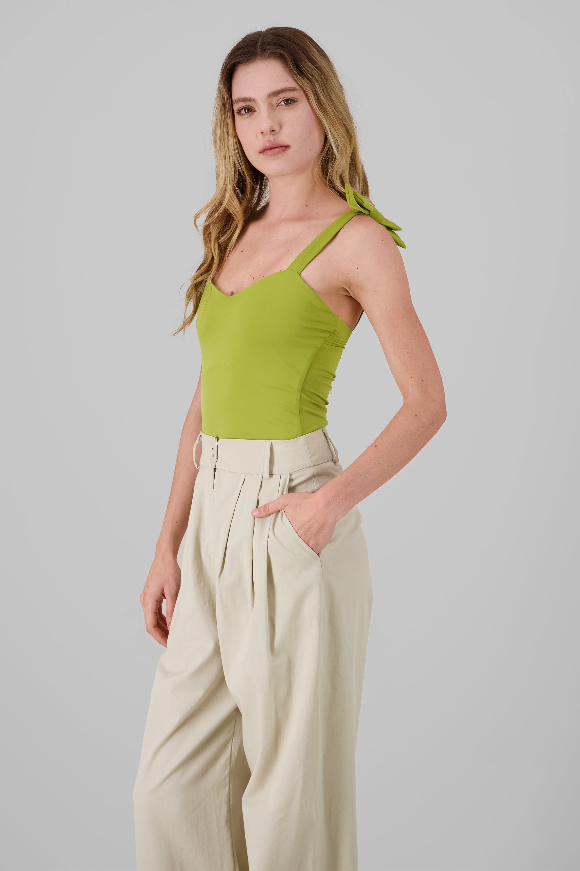 GREEN