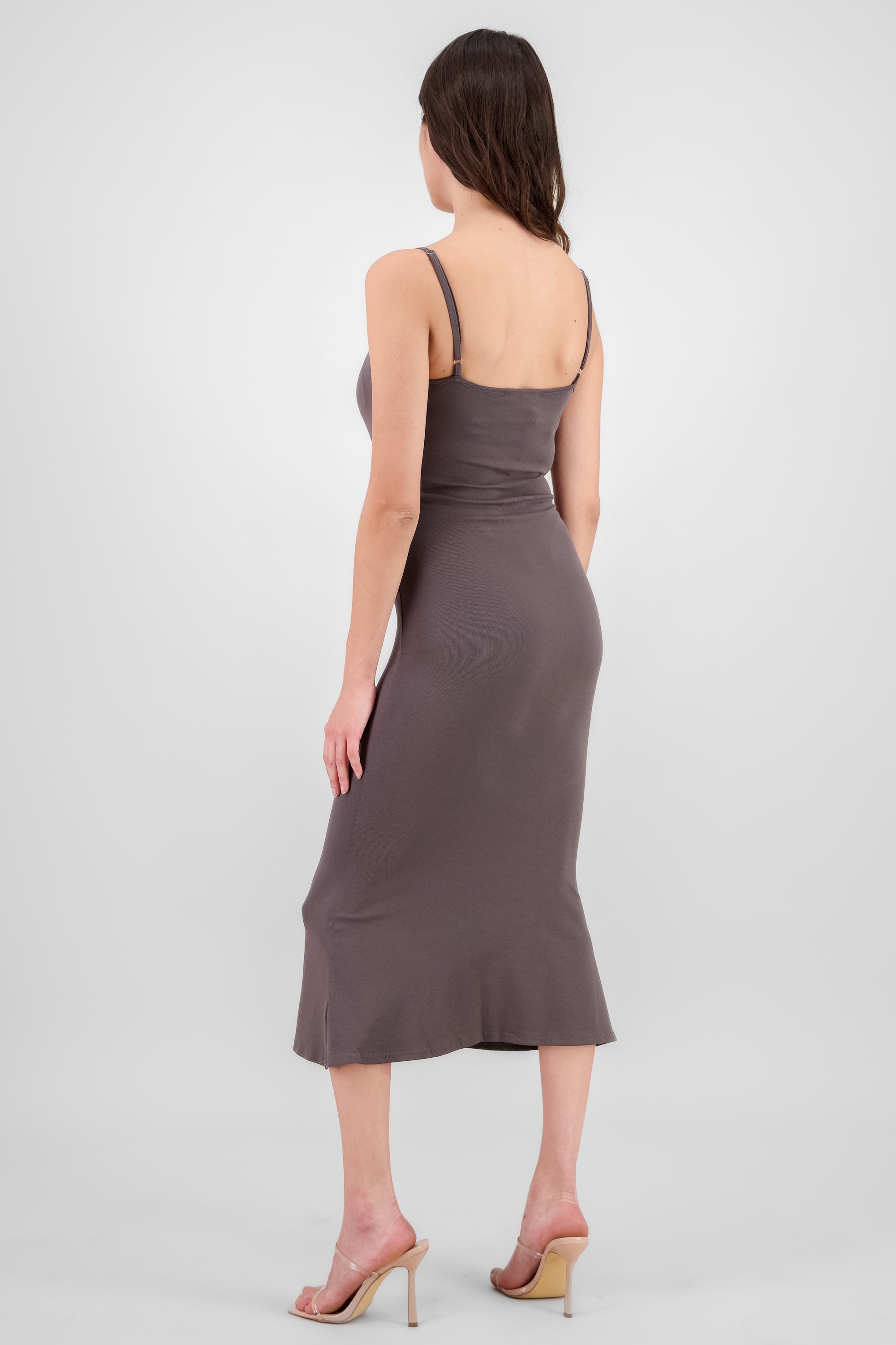 Vestido midi con copas