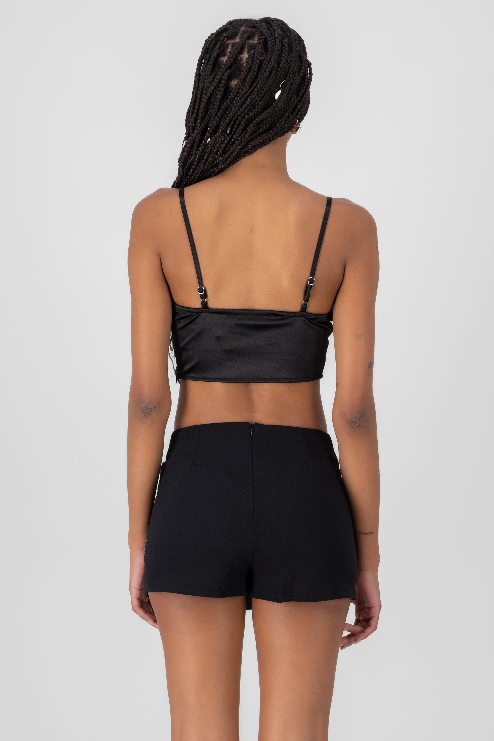 Corset con pliegues cuello cascada liso