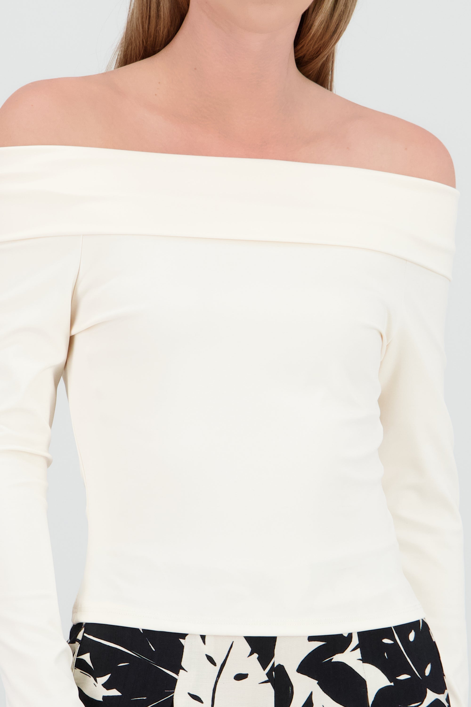 Top off shoulder liso