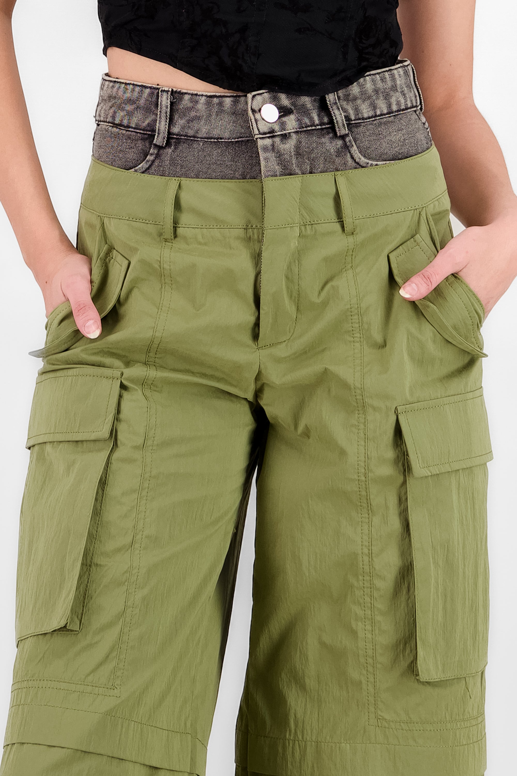 GREEN