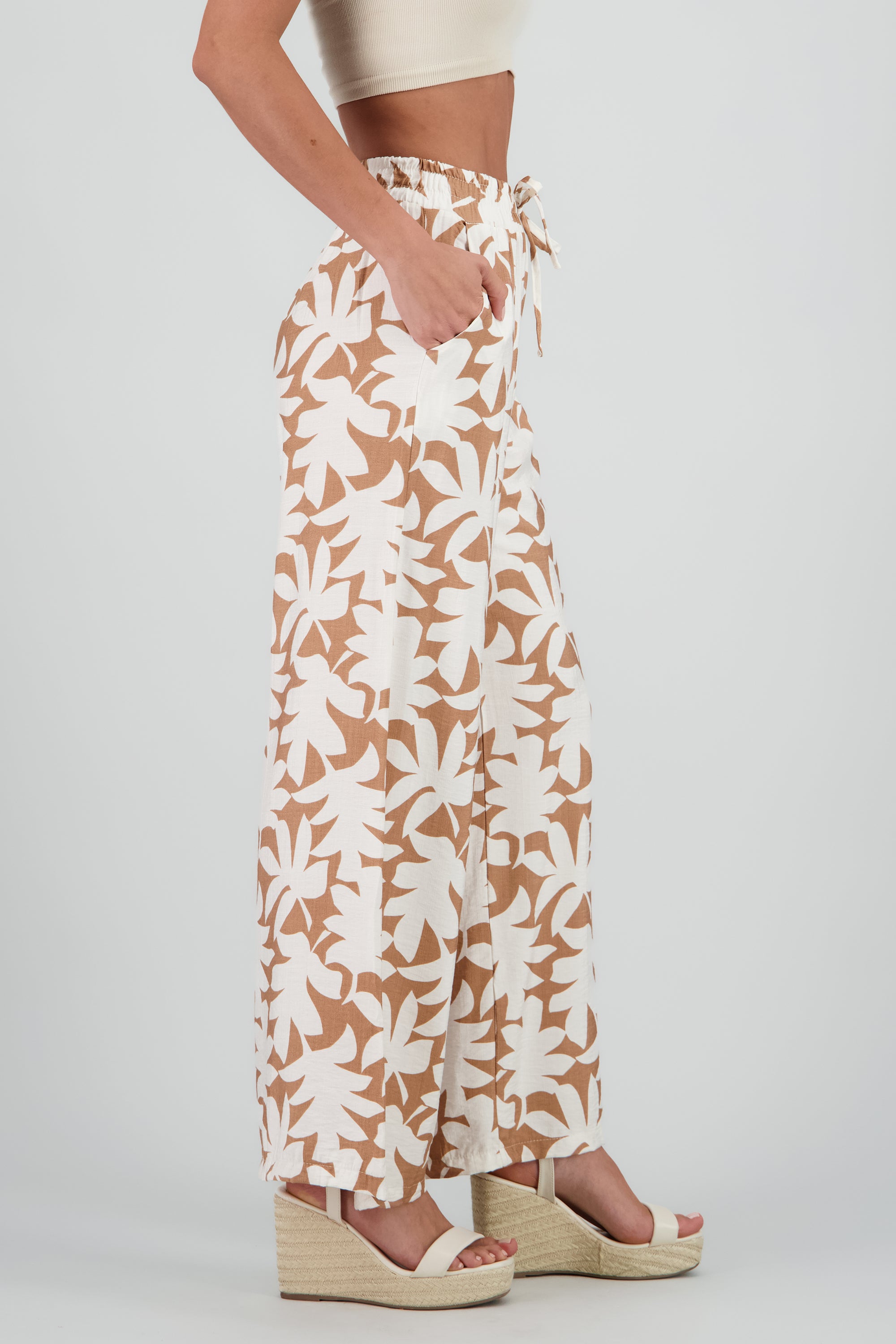 Pantalon amplio estampado tropical