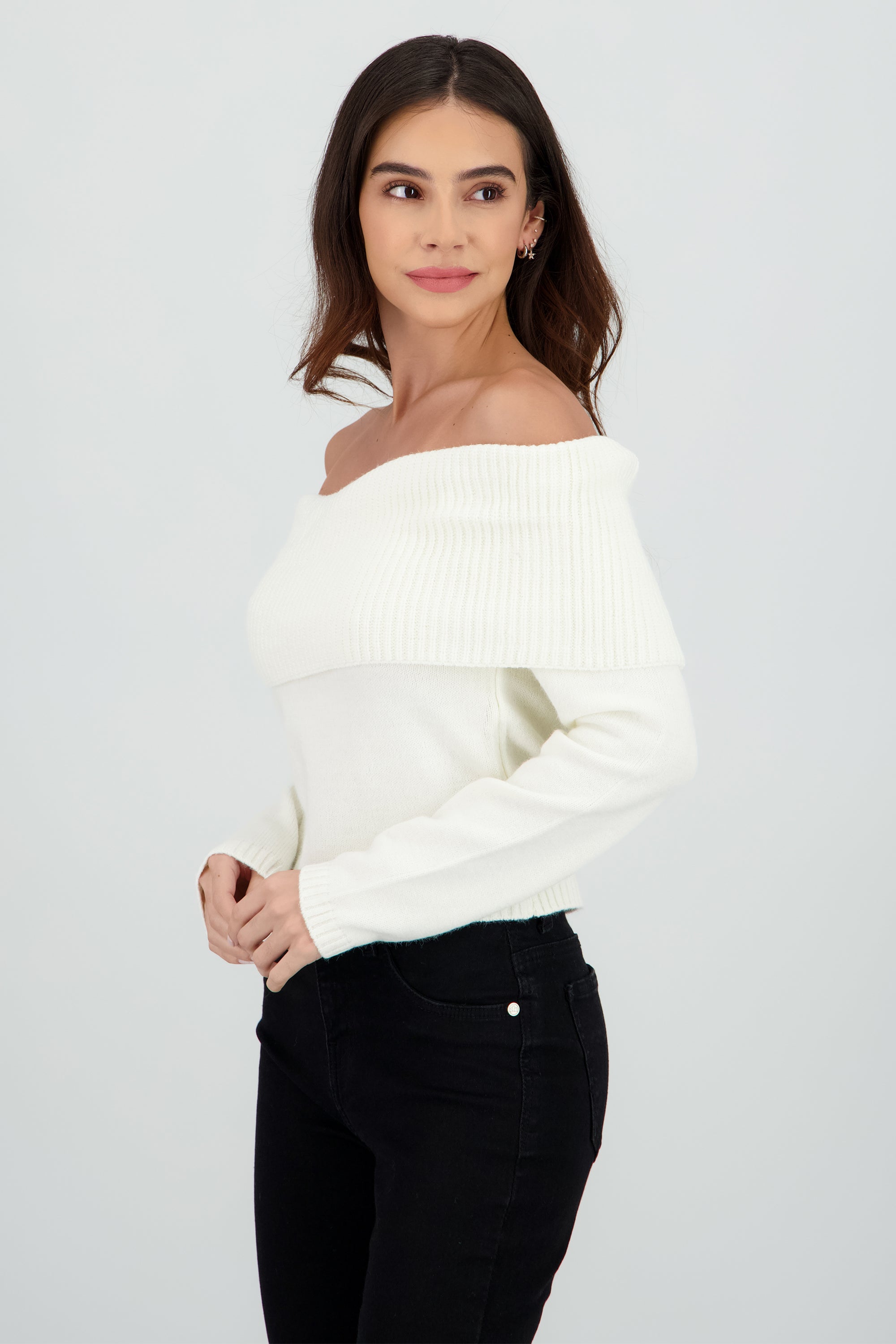 Sueter off shoulder tejido liso