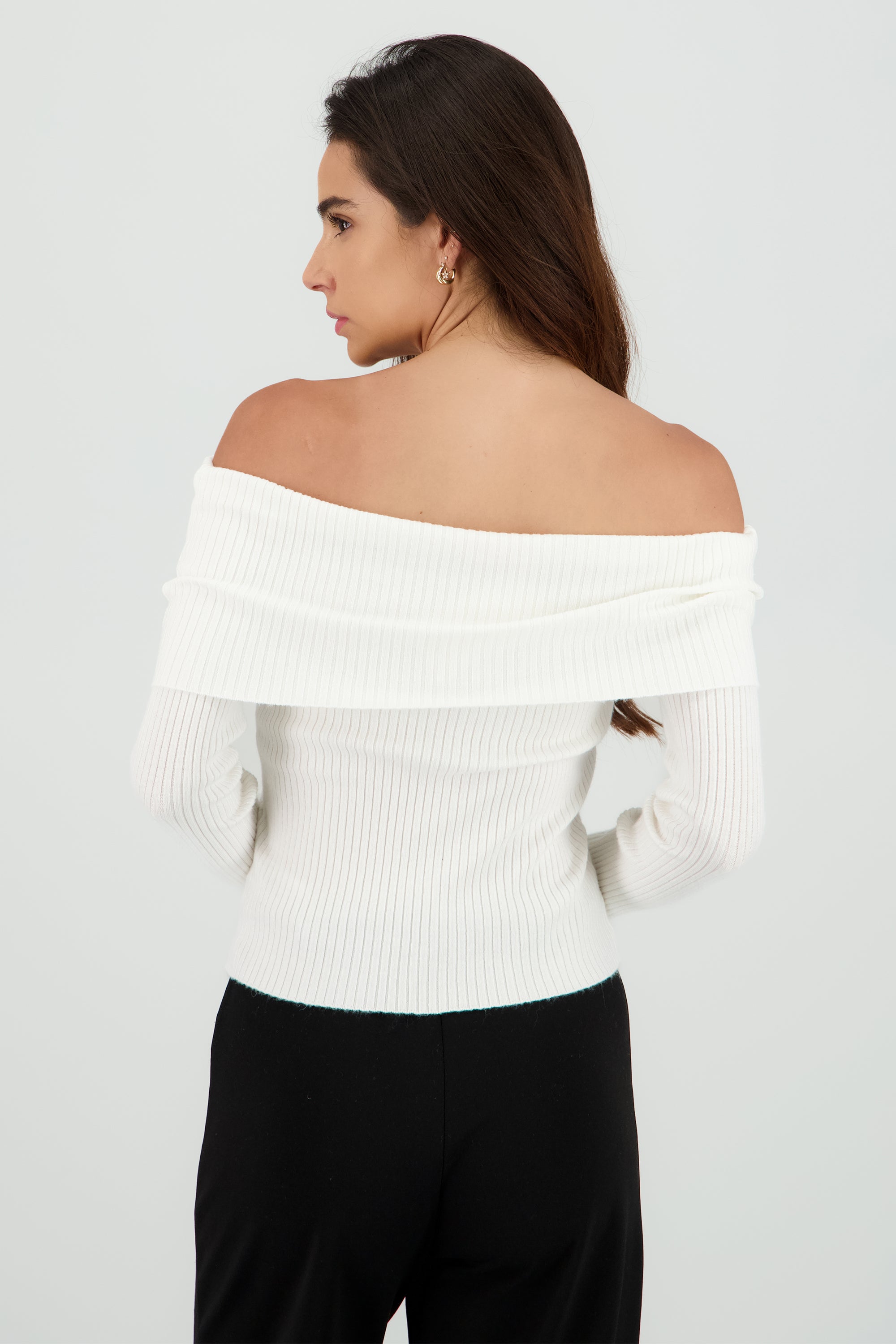 Sueter off shoulder tejido de punto
