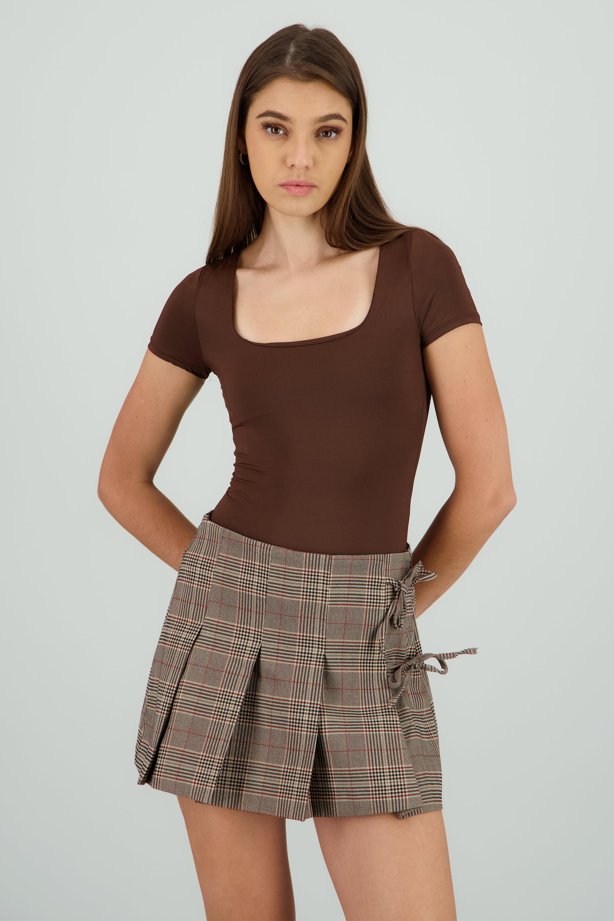 DARK BROWN