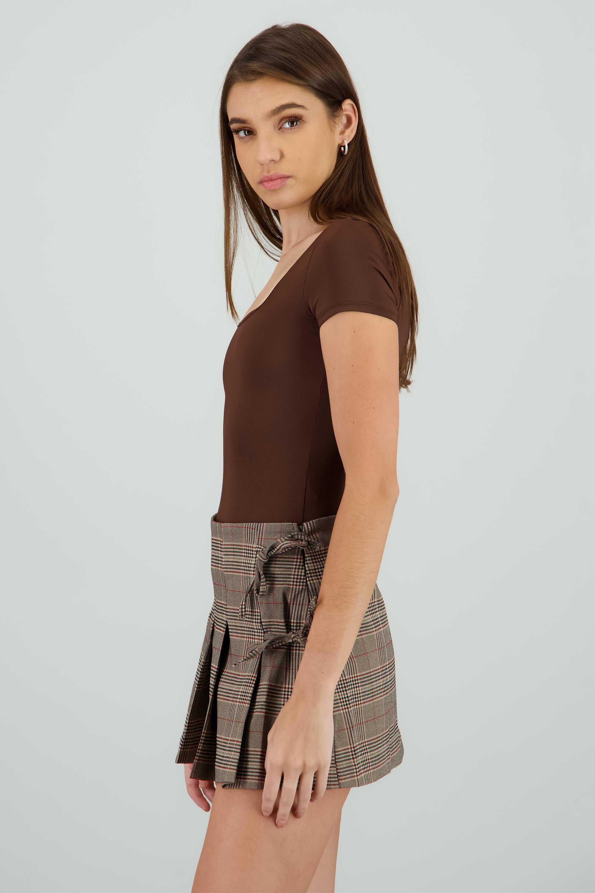 DARK BROWN