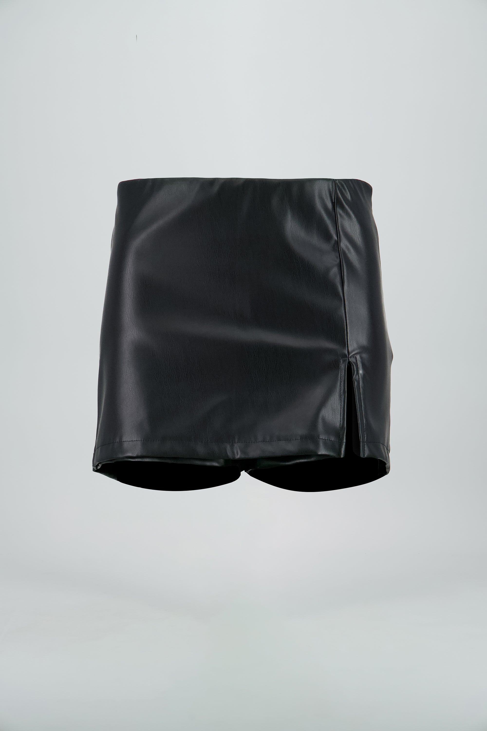 Falda short PU mini
