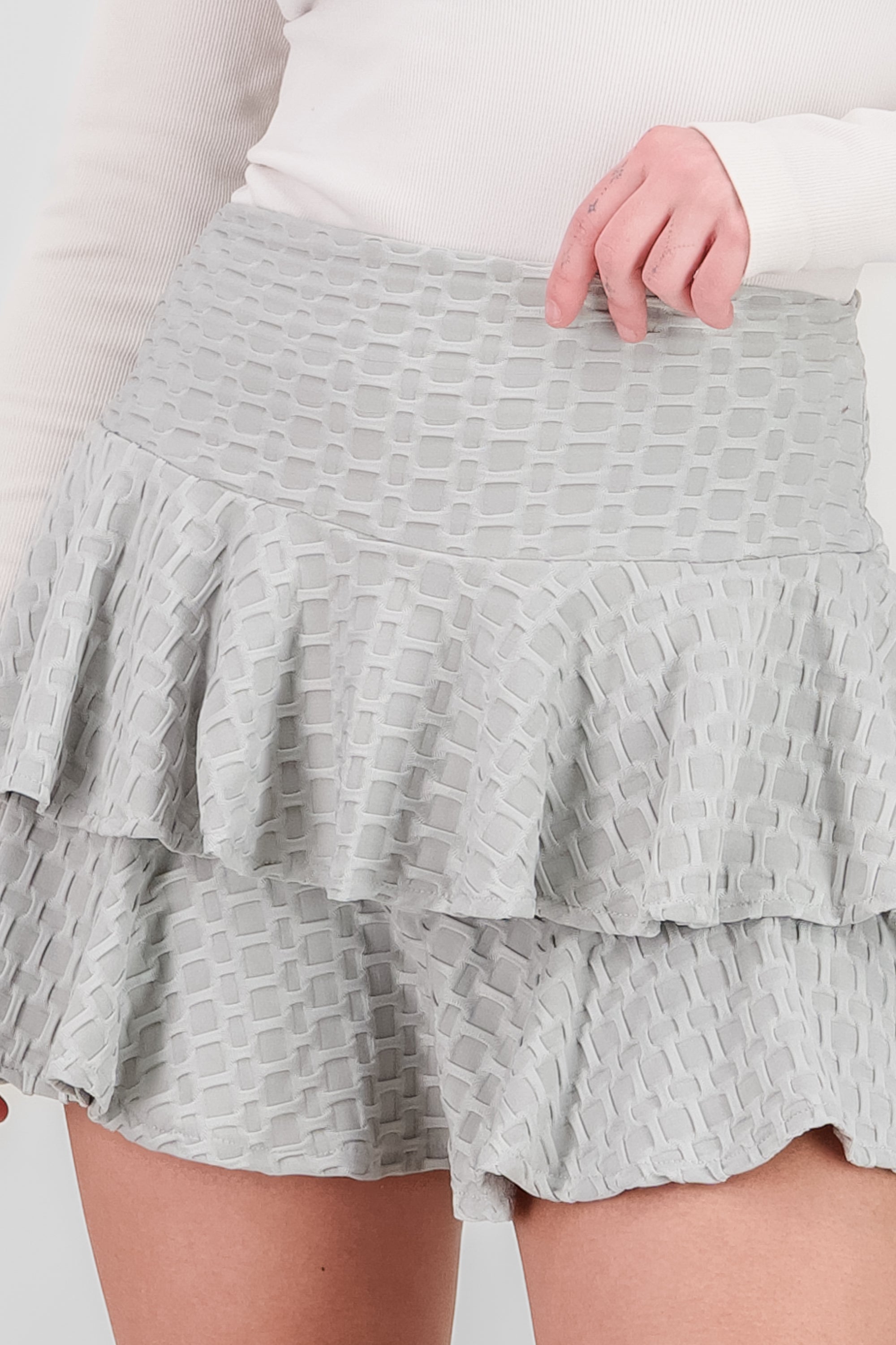 GRAY