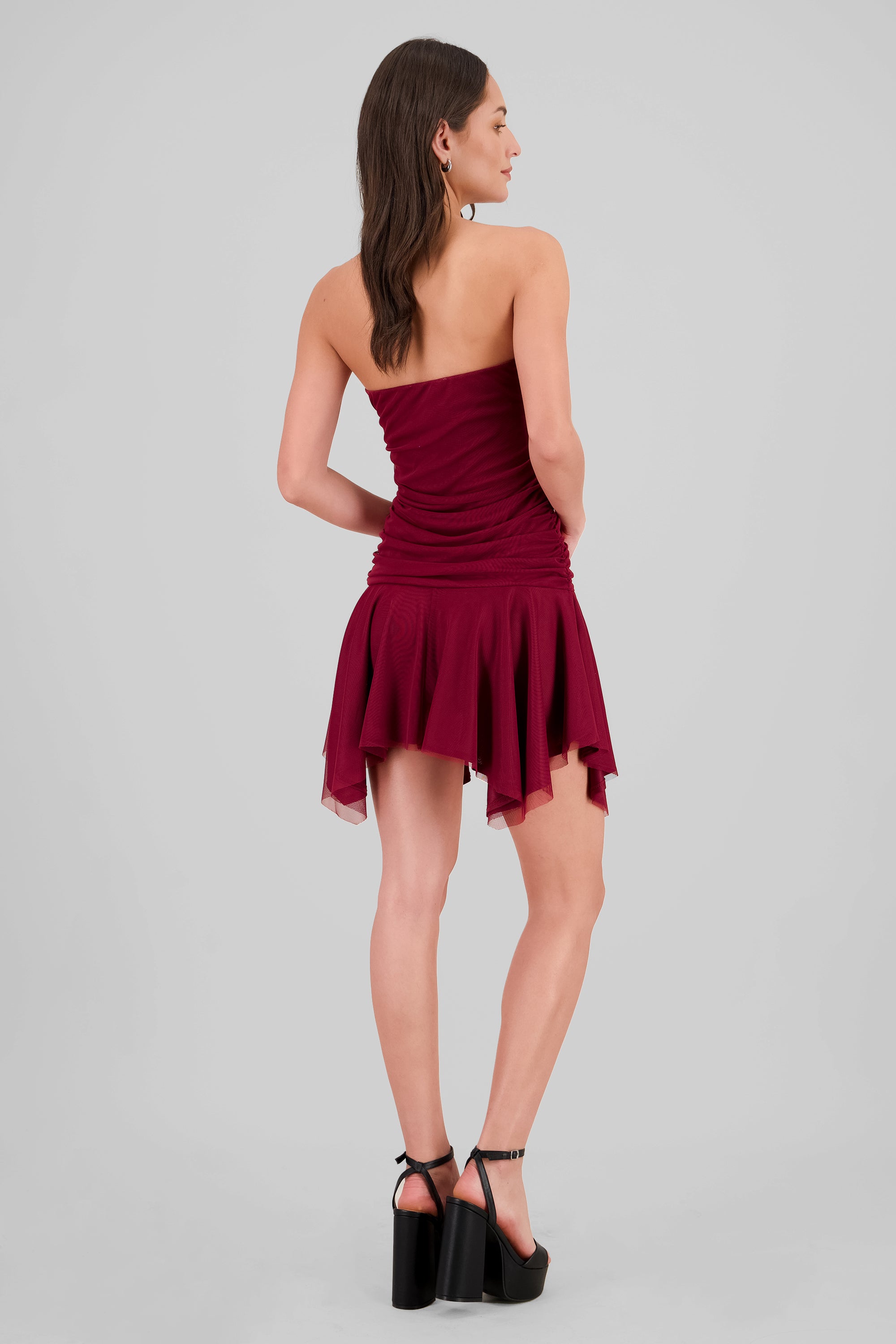 Vestido mini asimetrico de mesh