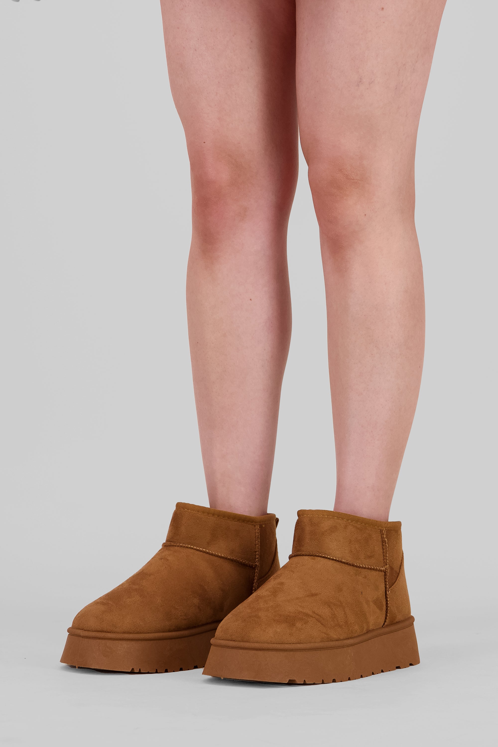 Bota corta plataforma peluche