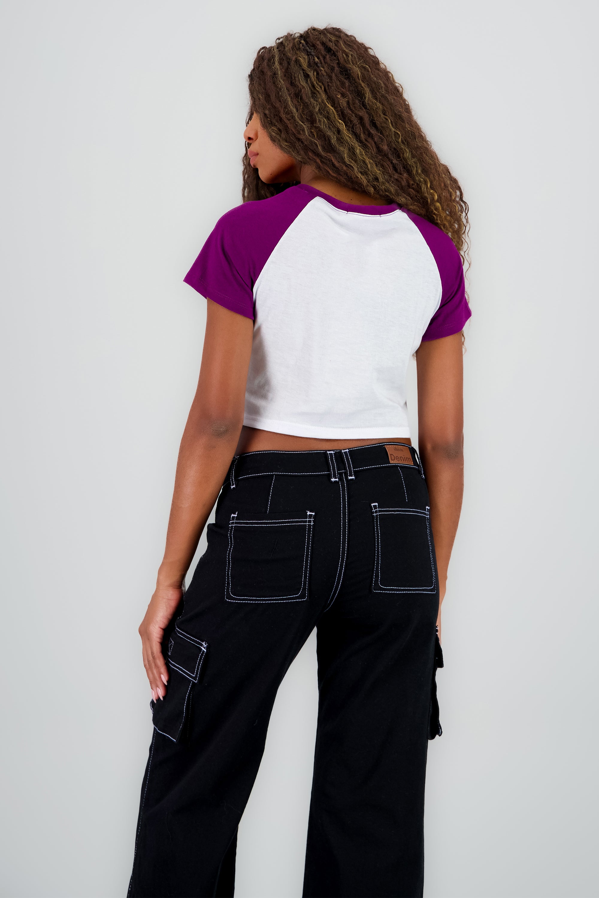 Playera crop cerezas contraste mangas