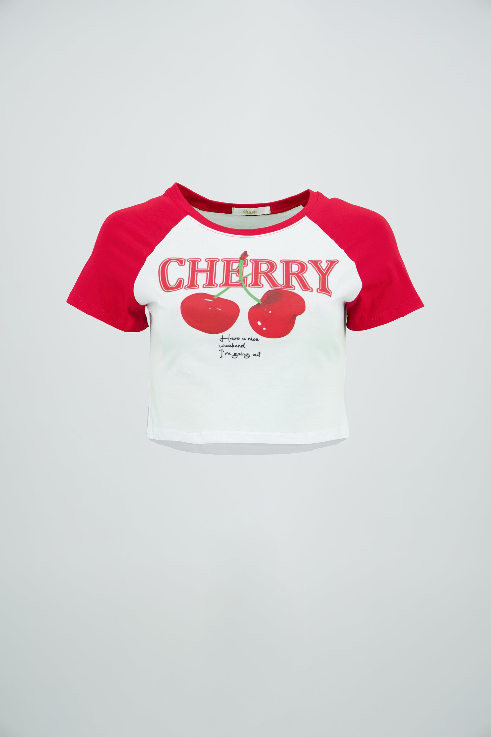 Playera crop cerezas contraste mangas