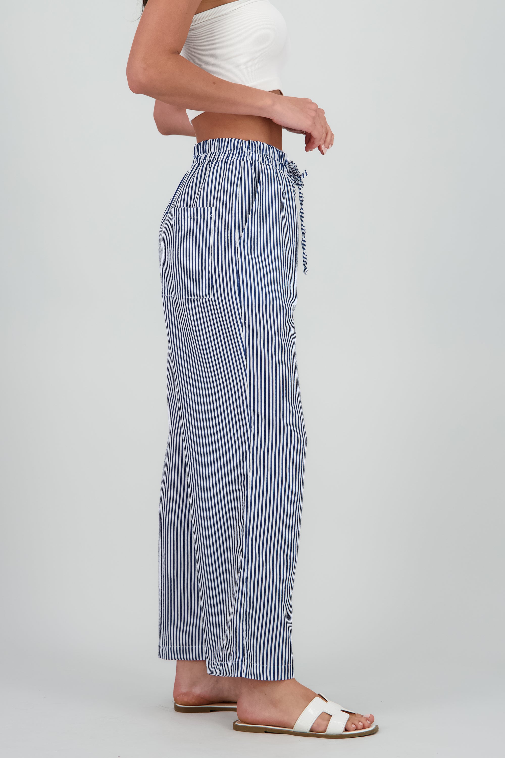 Pantalon amplio detalle resorte rayas