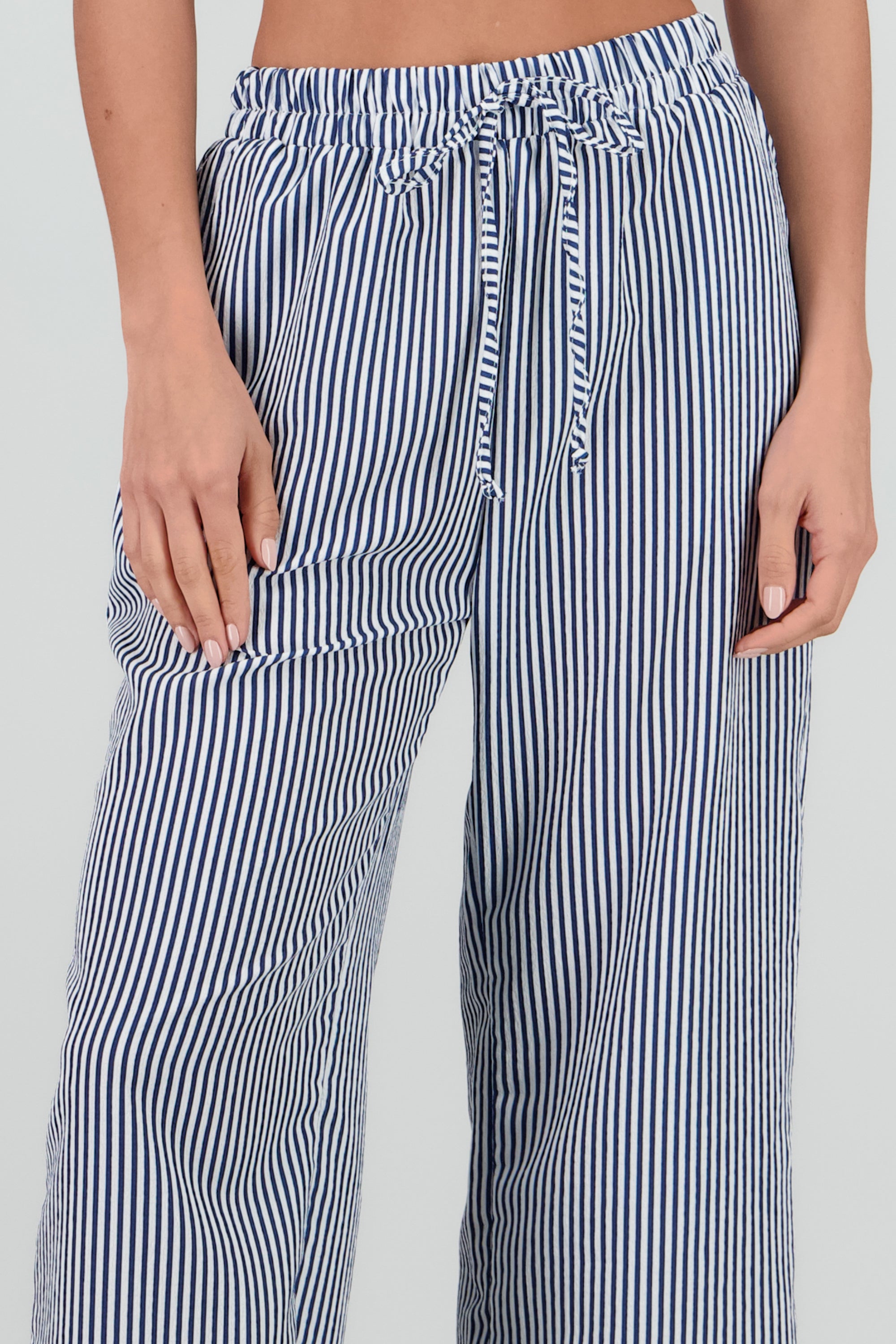 Pantalon amplio detalle resorte rayas