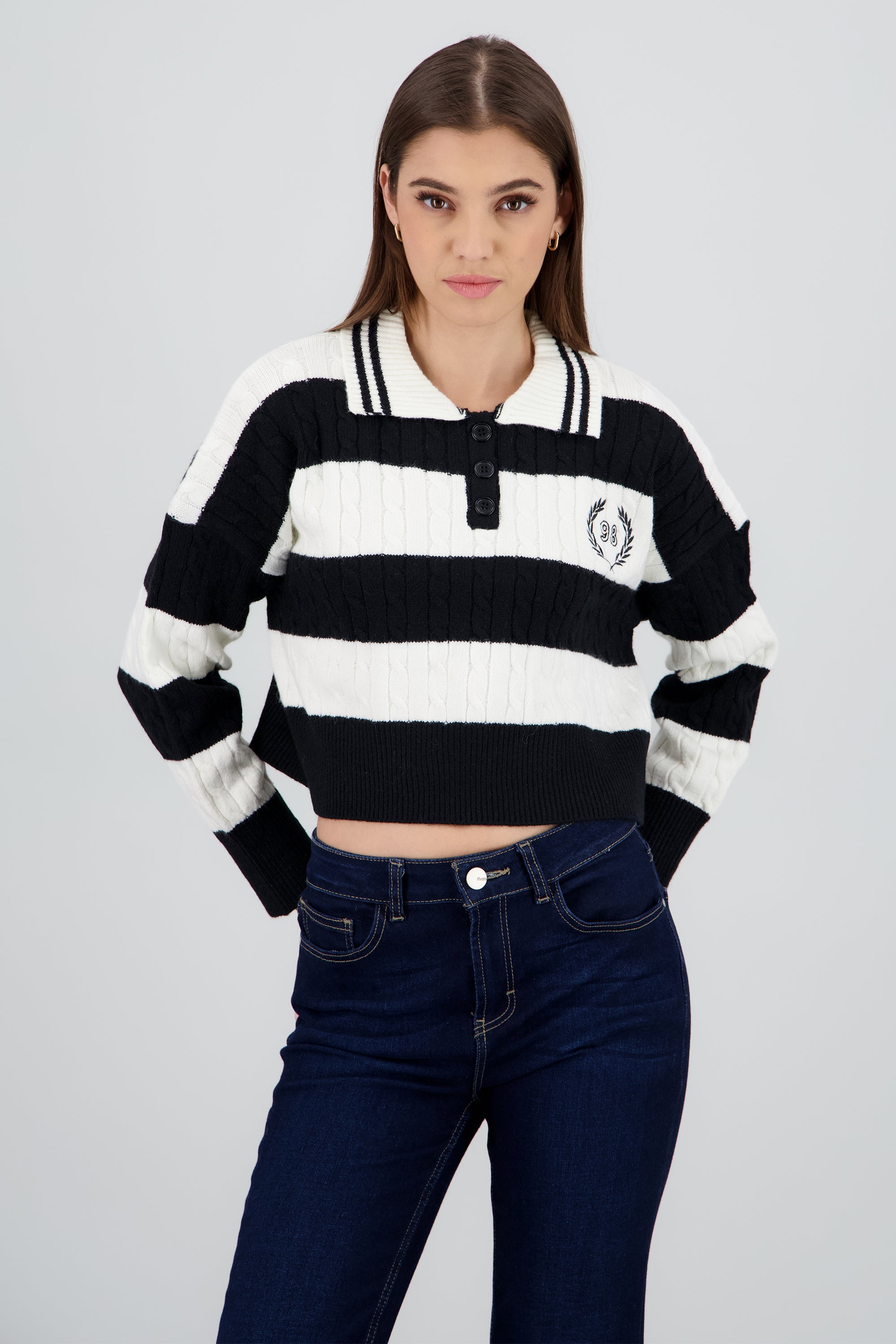 BLACK/WHITE