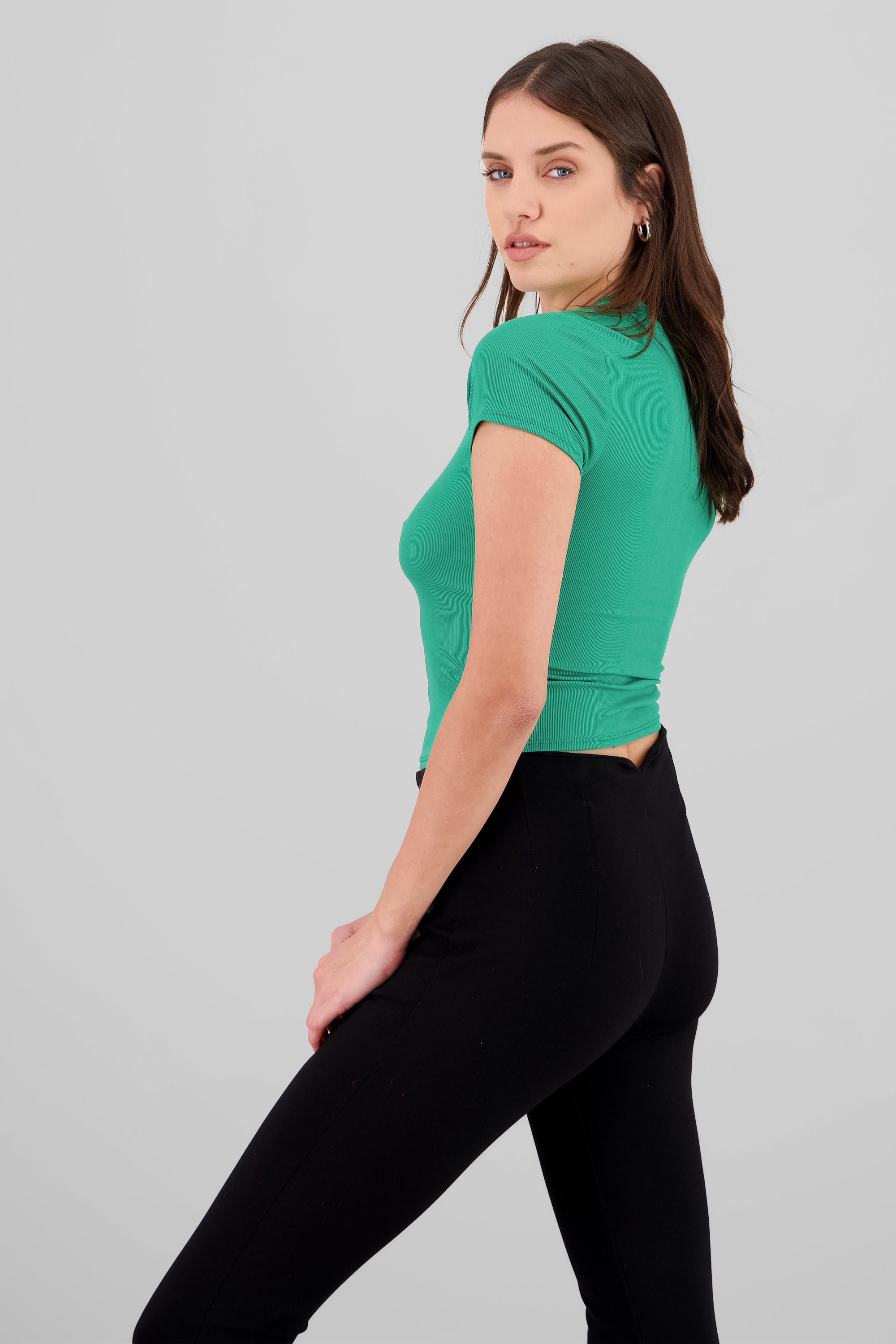 GREEN