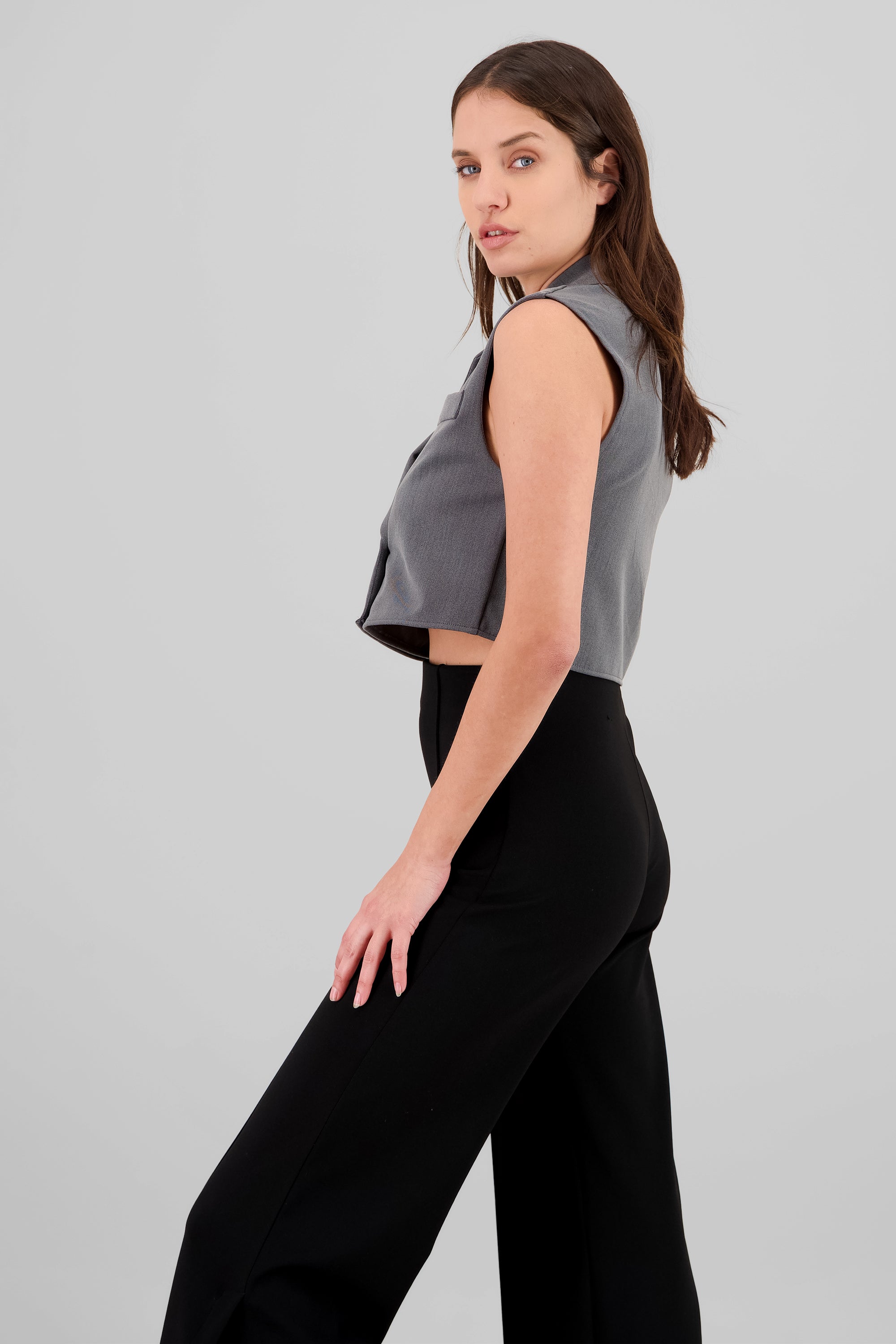 GRAY