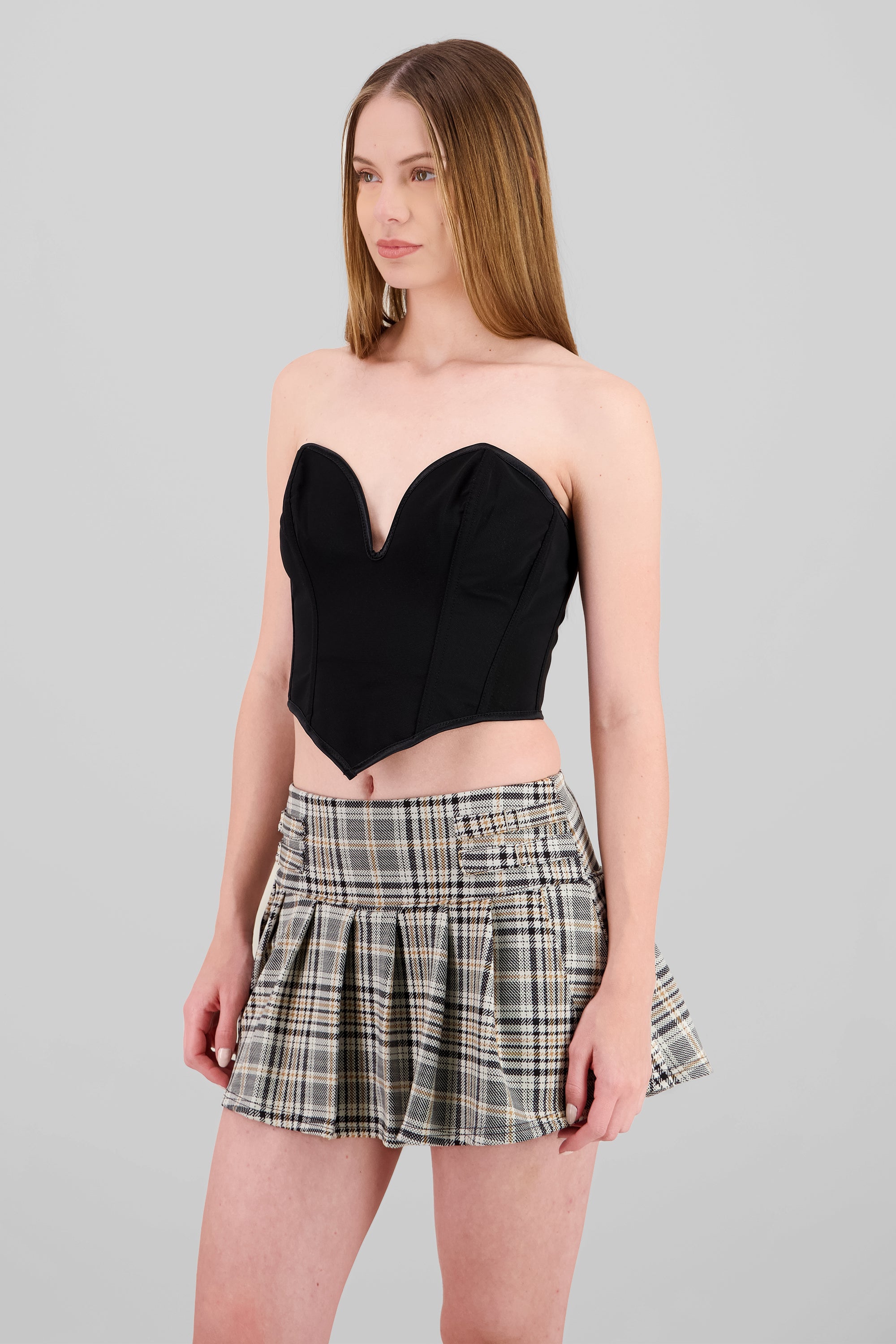 Corset detalle abertura escote