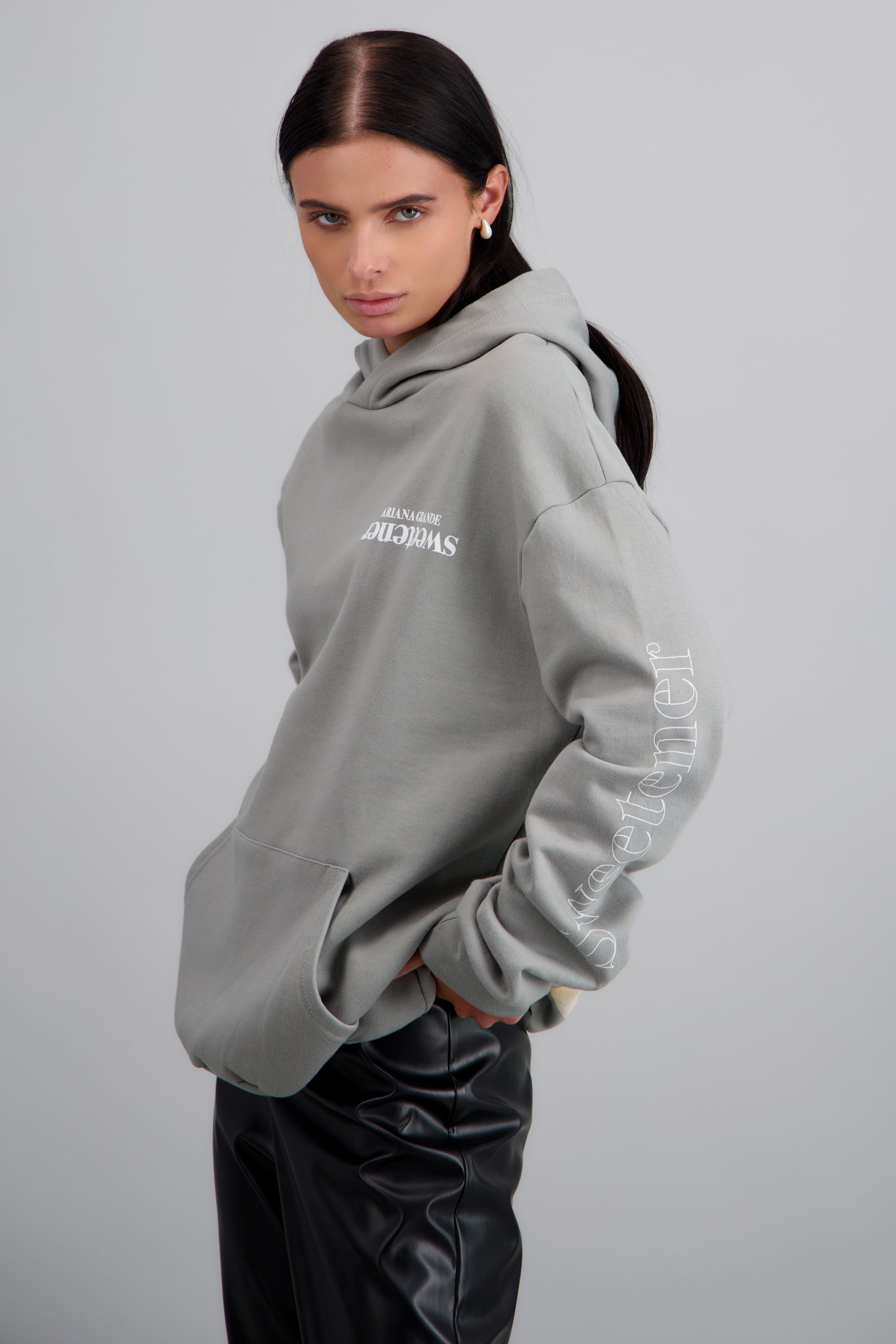 Polera Ariana Ariana Grande Linea De Ropa Camiseta Oversize Con