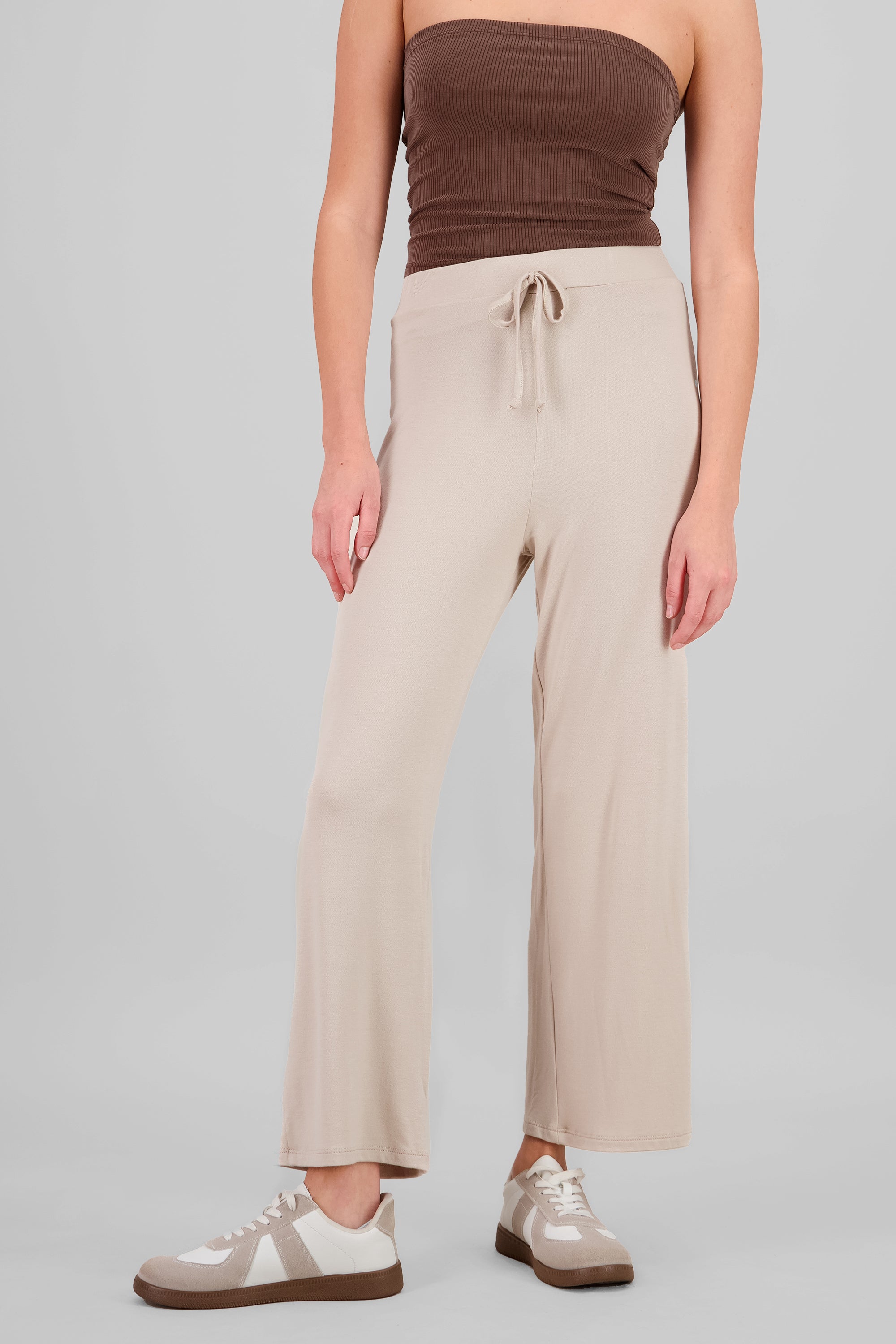 Pantalon liso fluido detalle moño