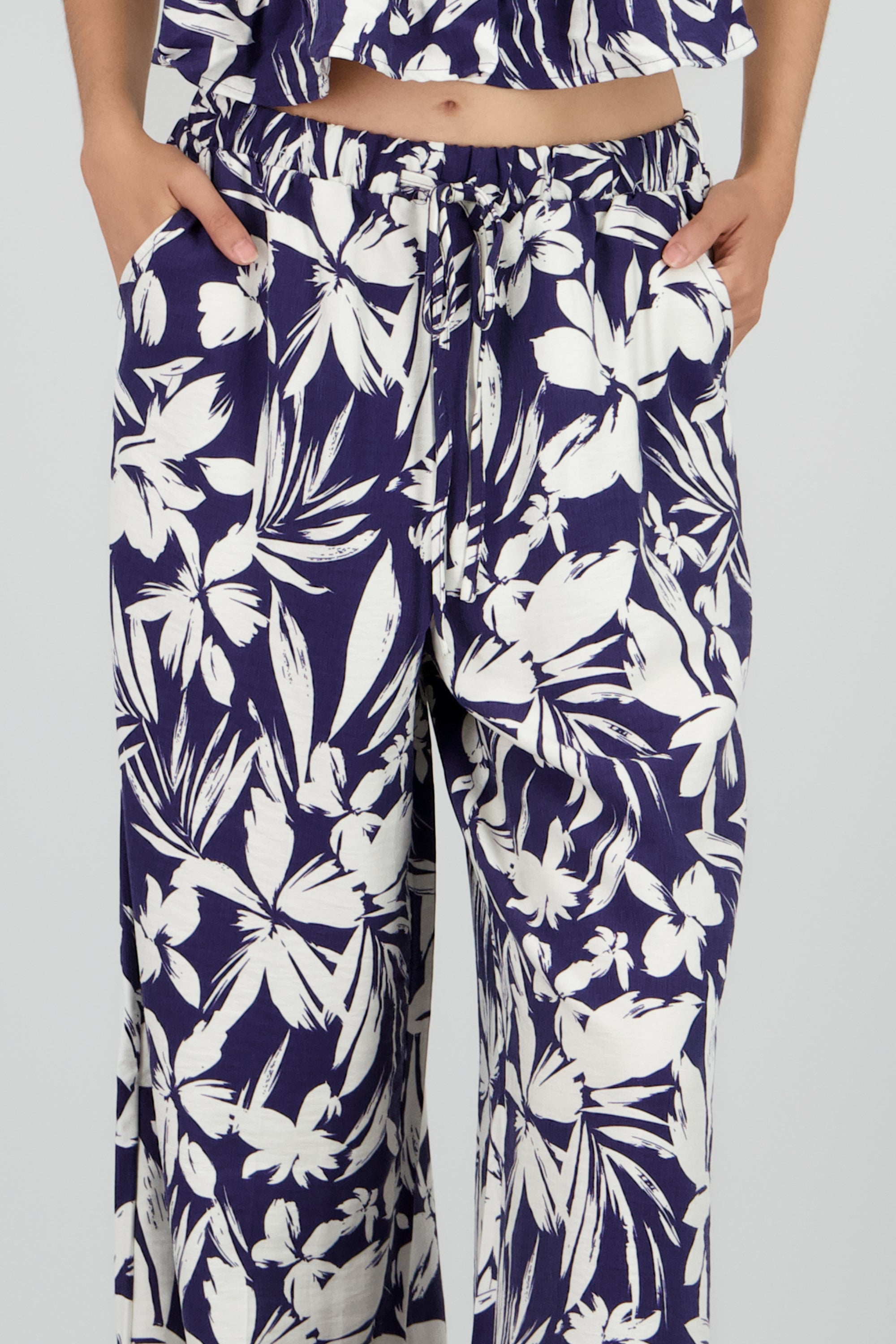 NAVY/WHITE