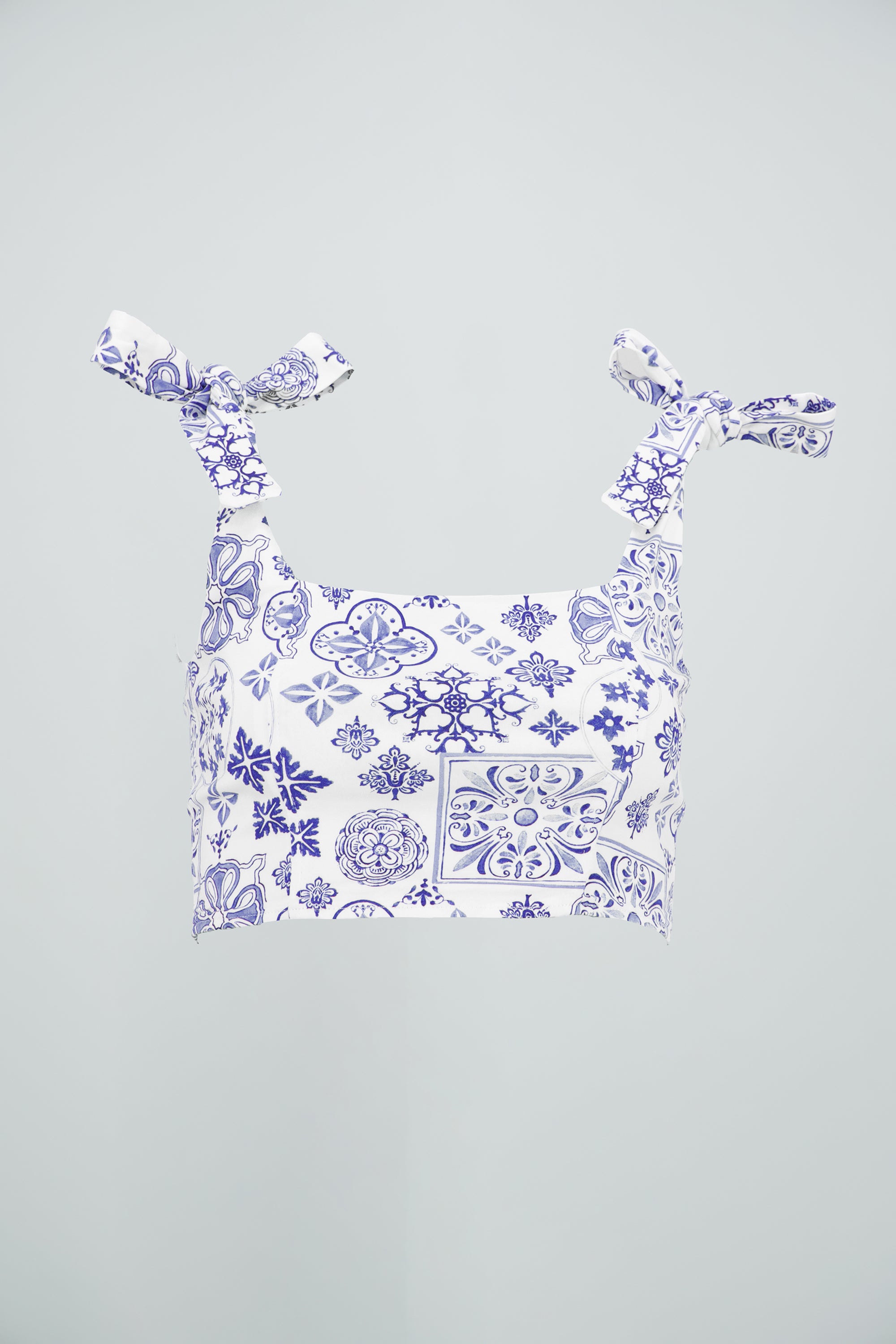 Top estampado tirantes moño