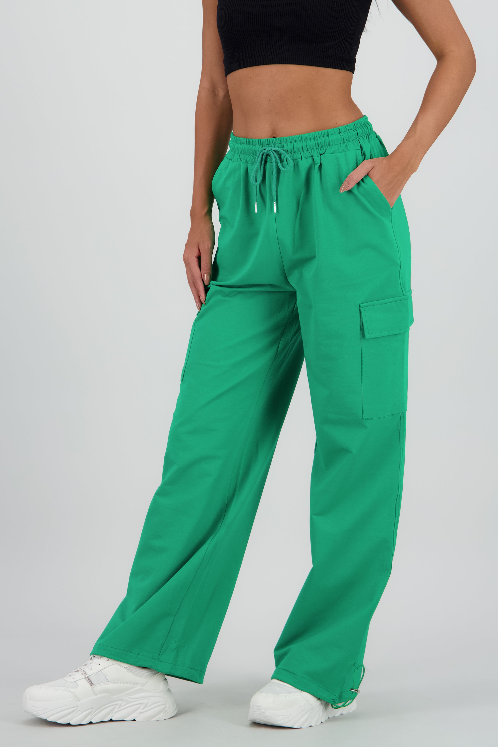GREEN