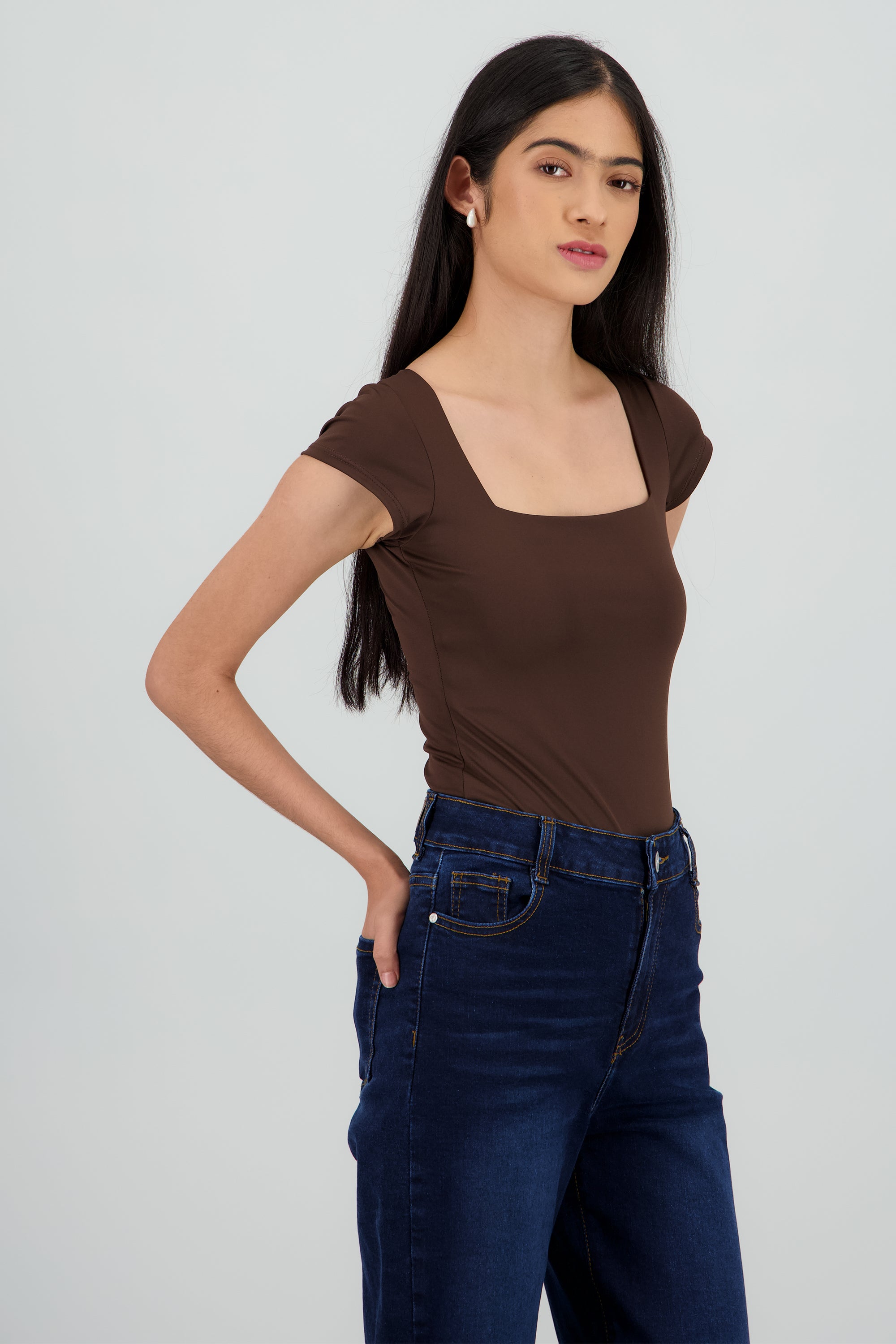 DARK BROWN