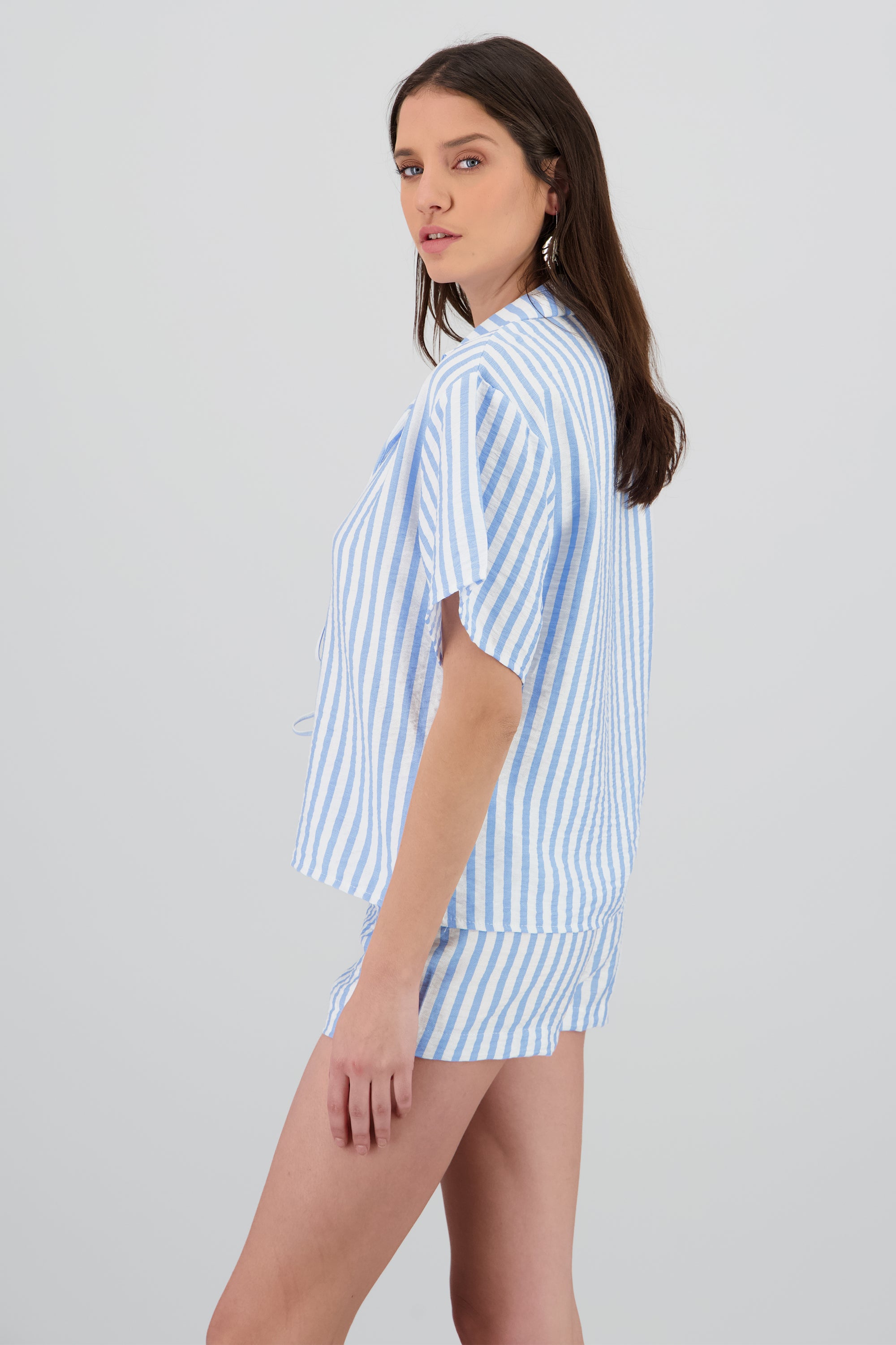 Camisa over rayas amarres