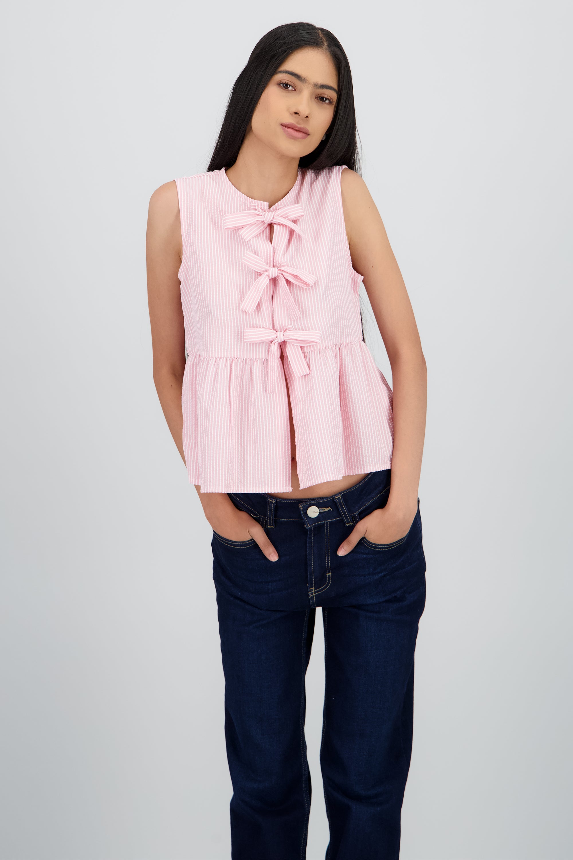 Blusa sin manga detalle olan lazos