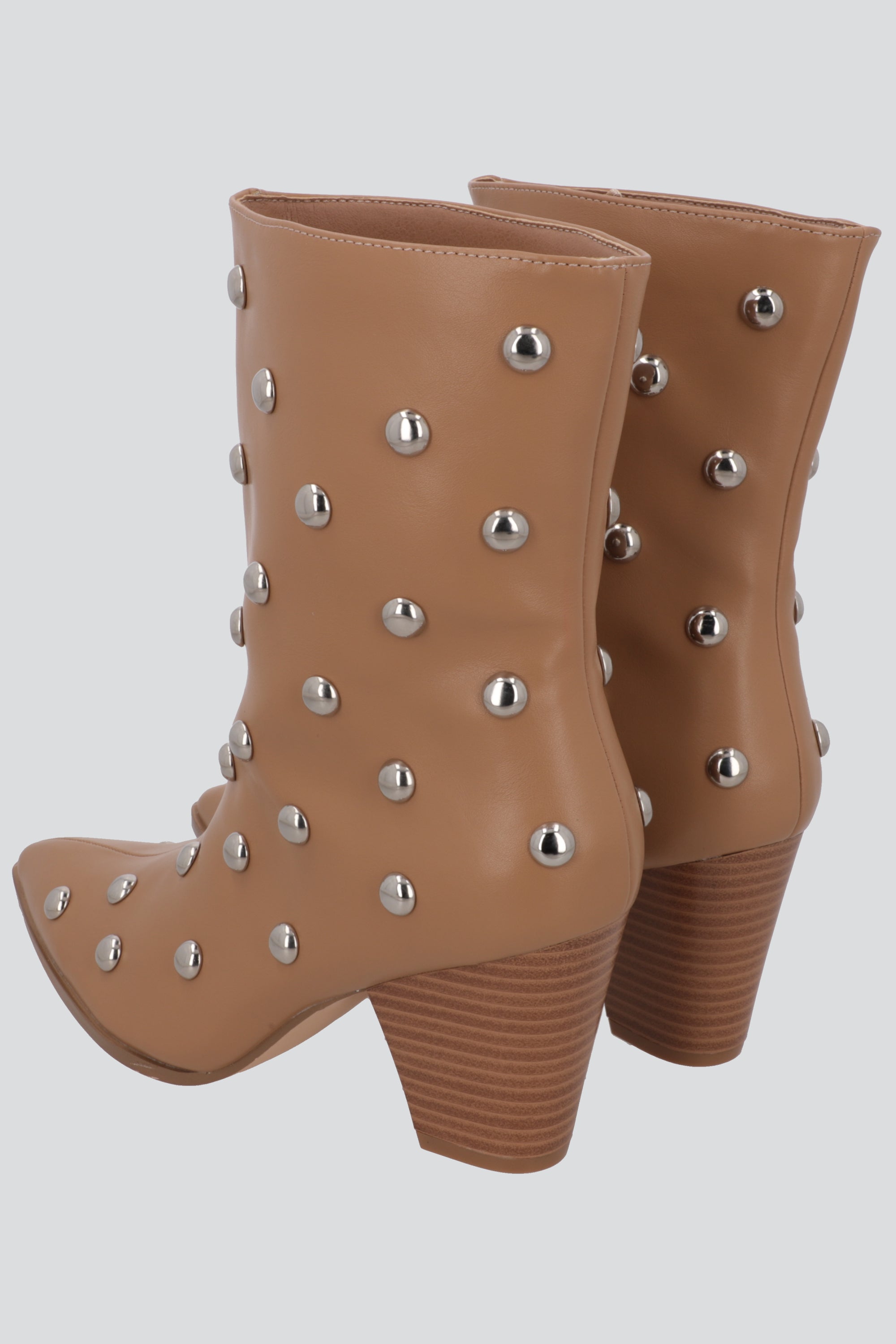 Botin pointy mega studs