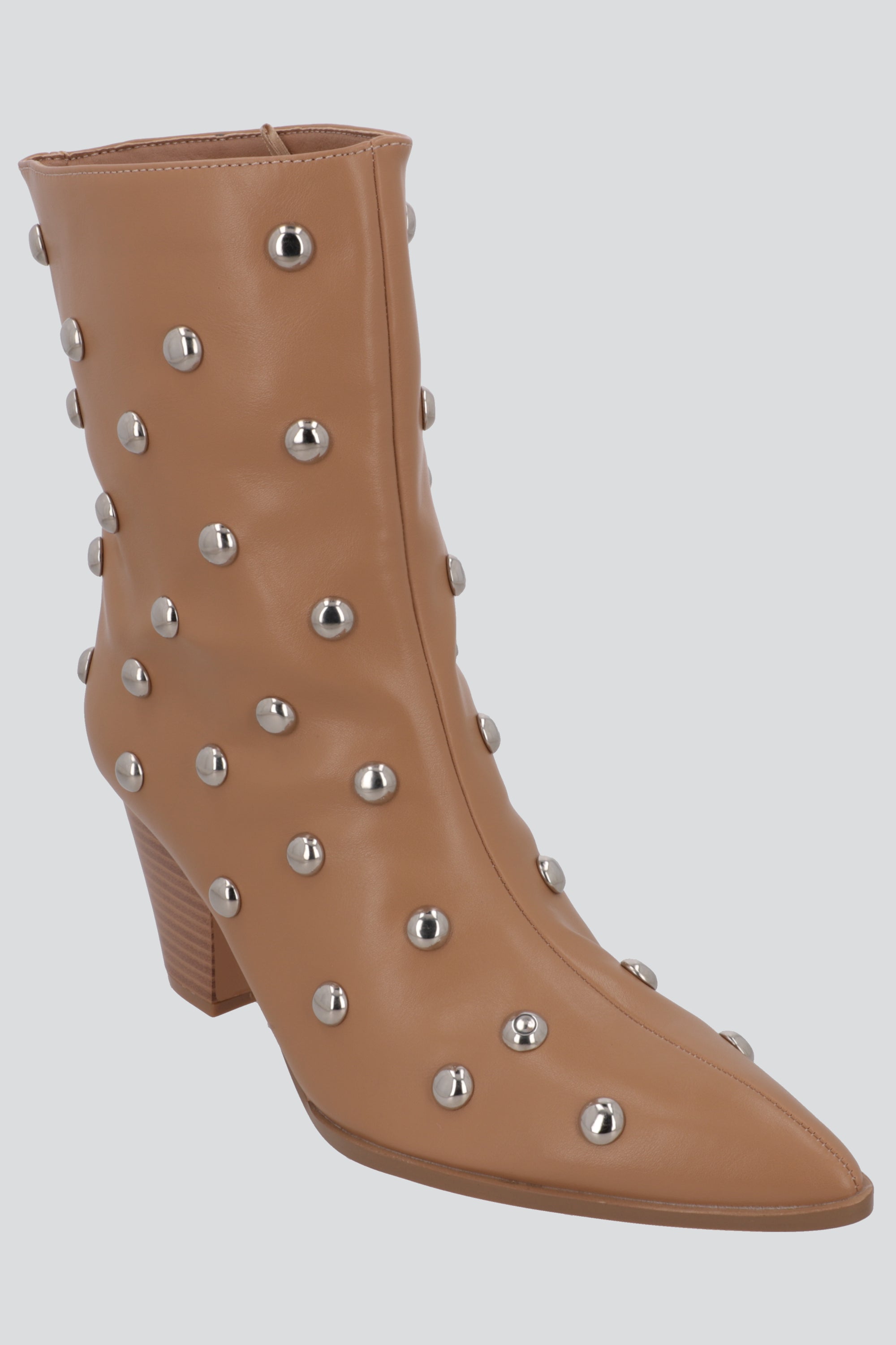 Botin pointy mega studs