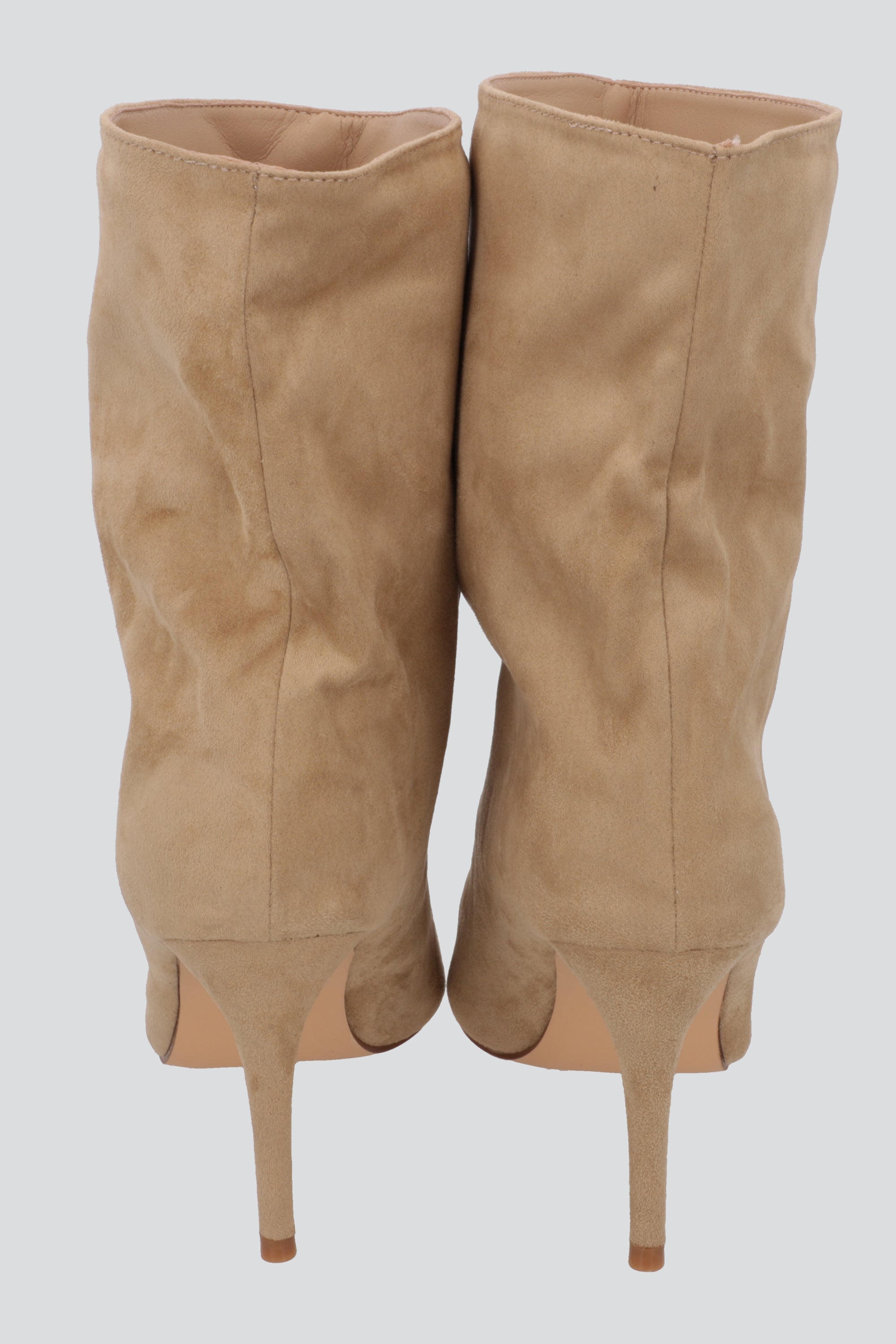 Botin pointy cubeta suede